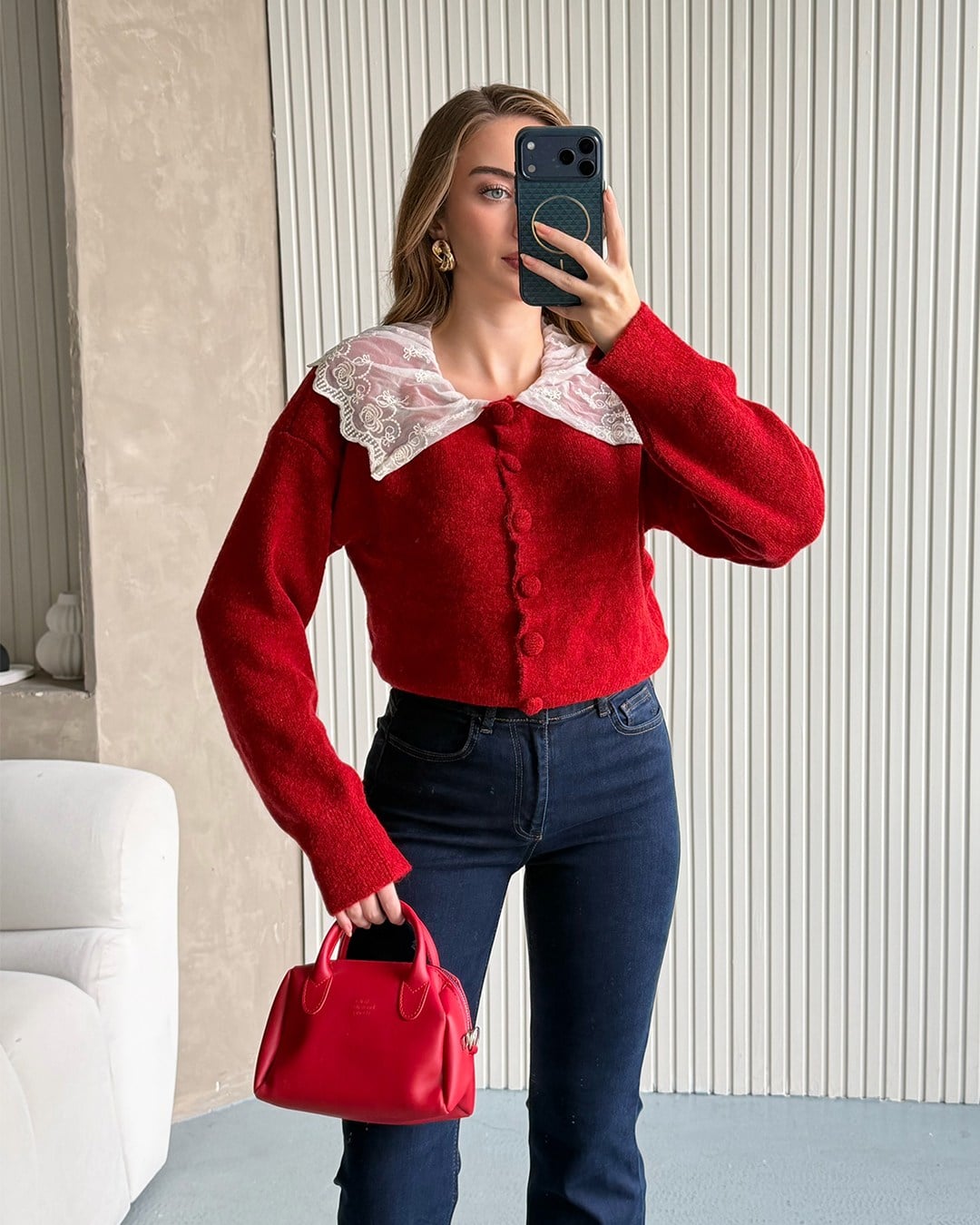 Dantel Yakalı Düğmeli Kırmızı Triko Hırka