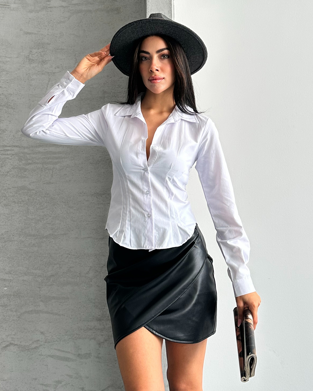 Fit Kesim Beyaz Gömlek