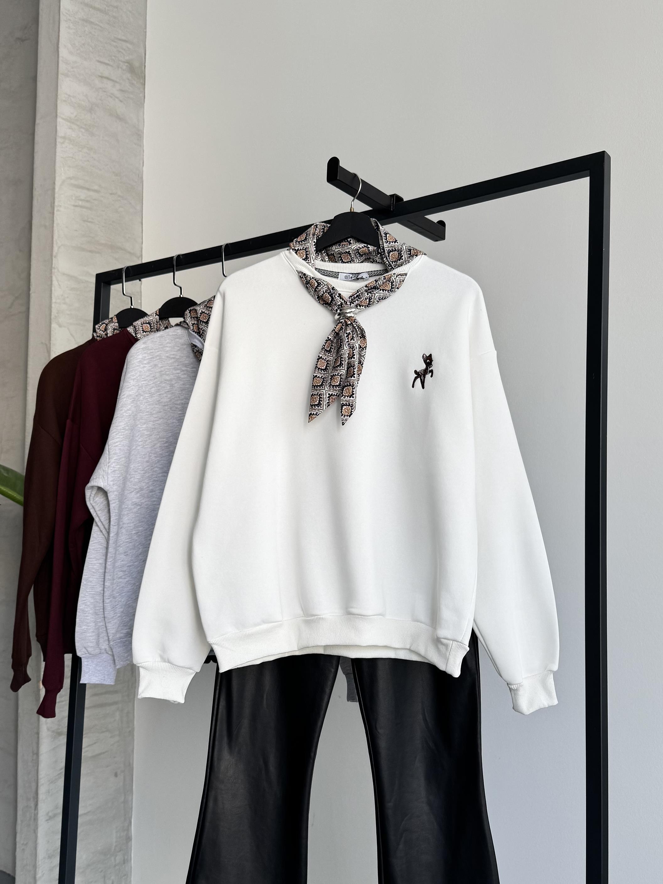 Fularlı Beyaz Sweatshirt