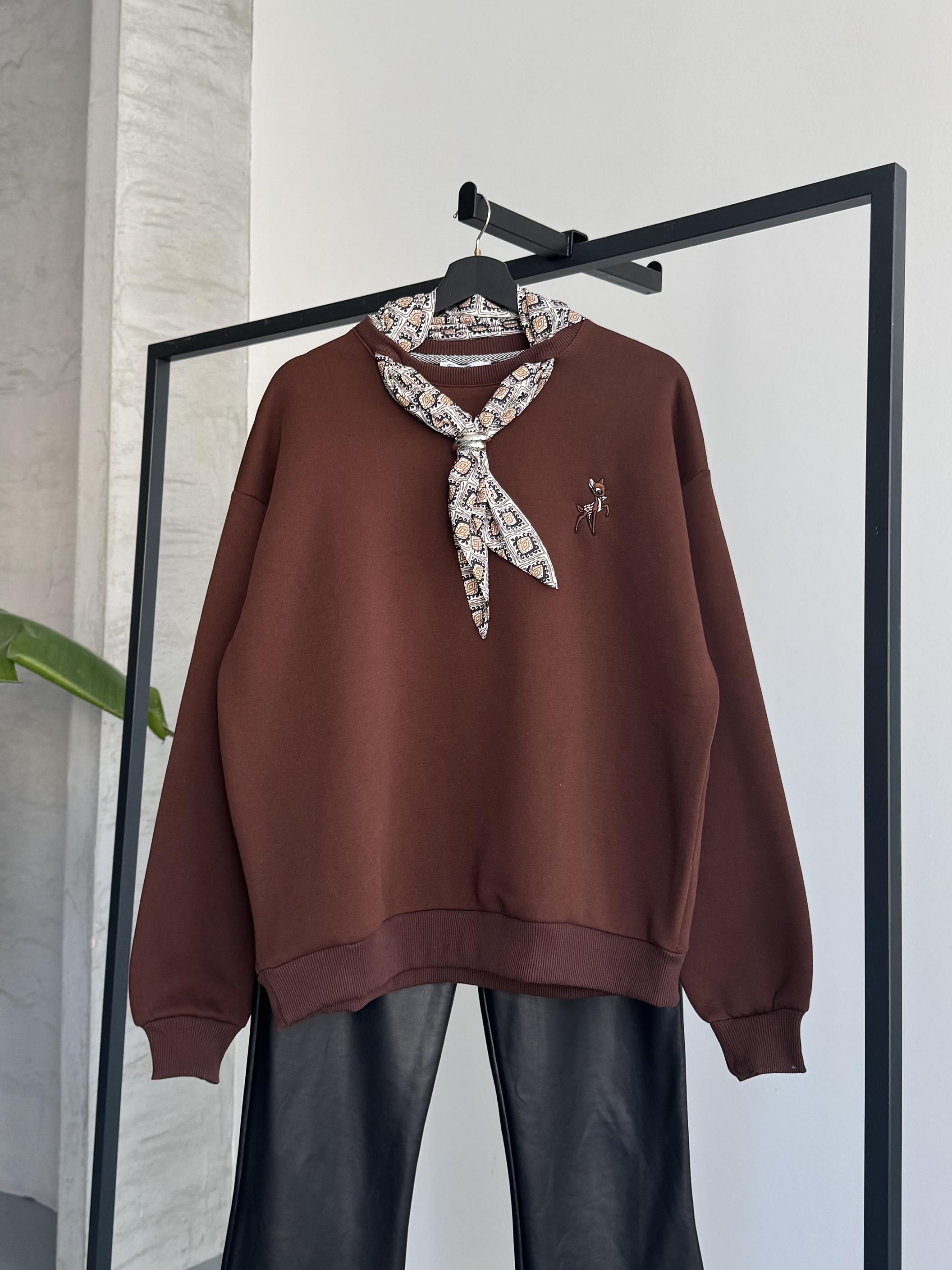 Fularlı Kahverengi Sweatshirt