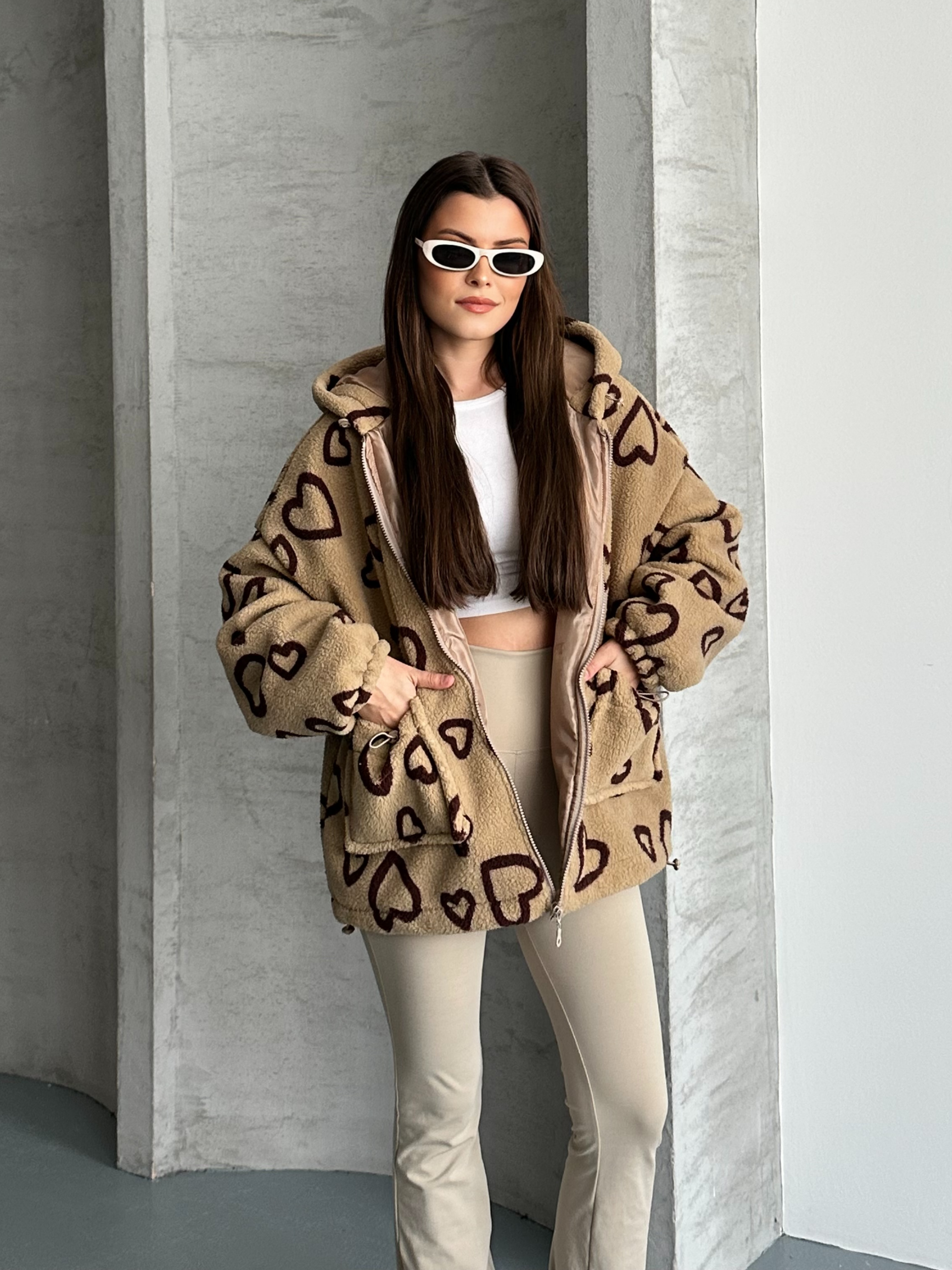 Heart Oversize Kapüşonlu Kahverengi Peluş Mont