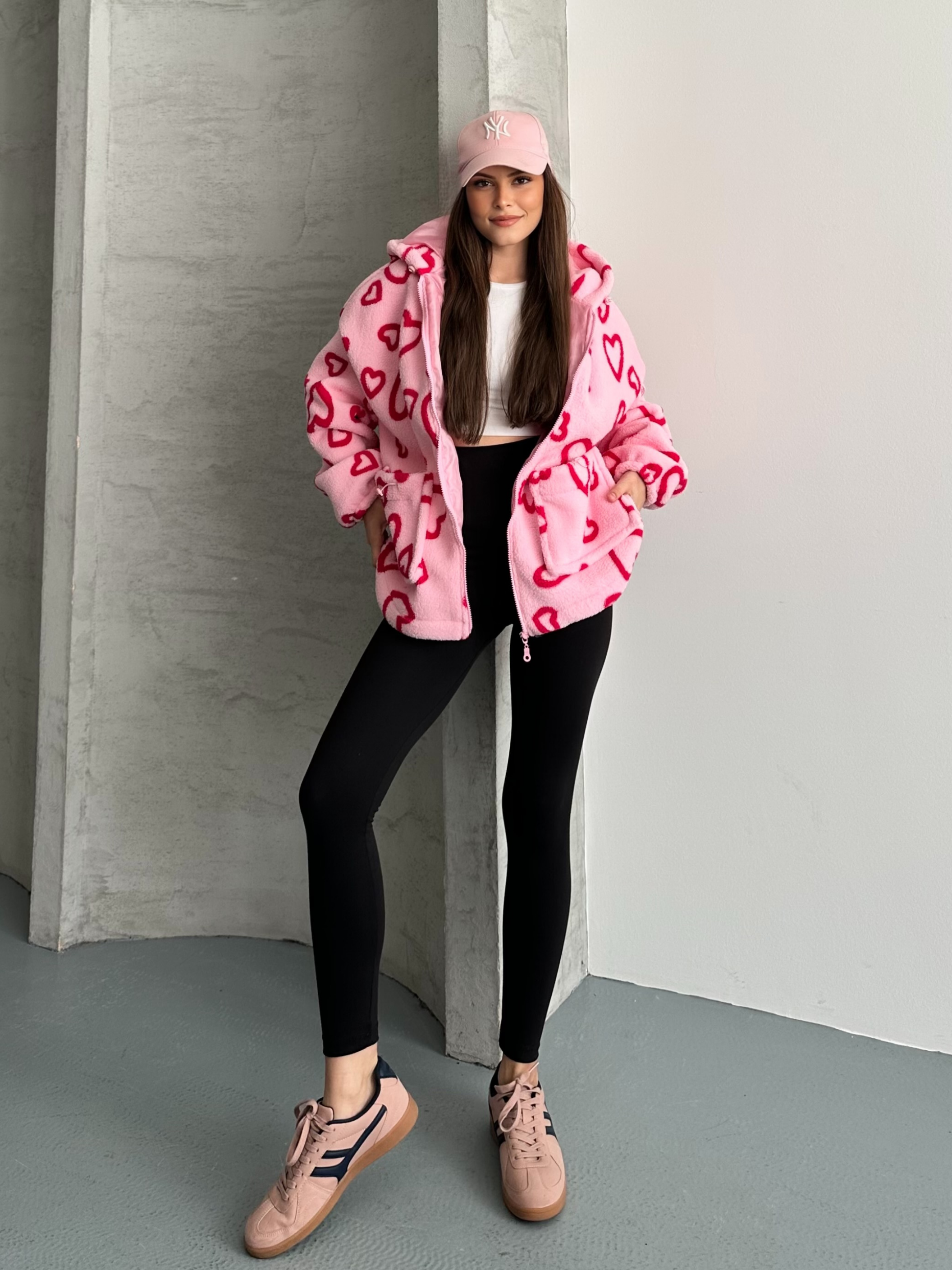 Heart Oversize Kapüşonlu Pembe Peluş Mont