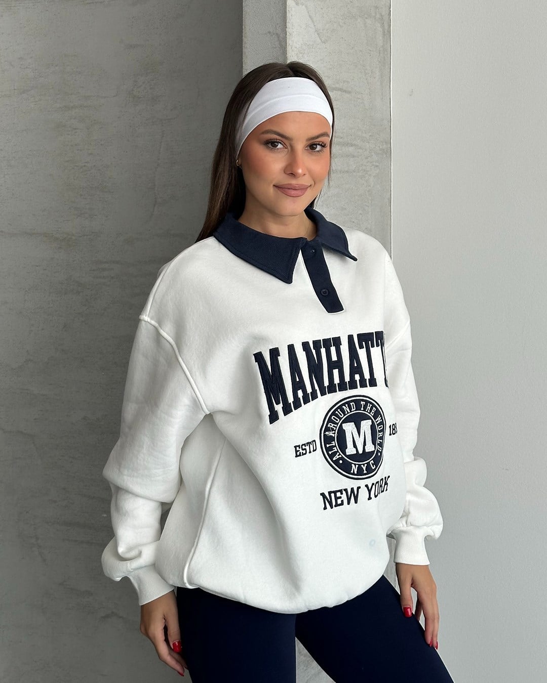 Manhattan Nakışlı Polo Yaka Beyaz Sweatshirt
