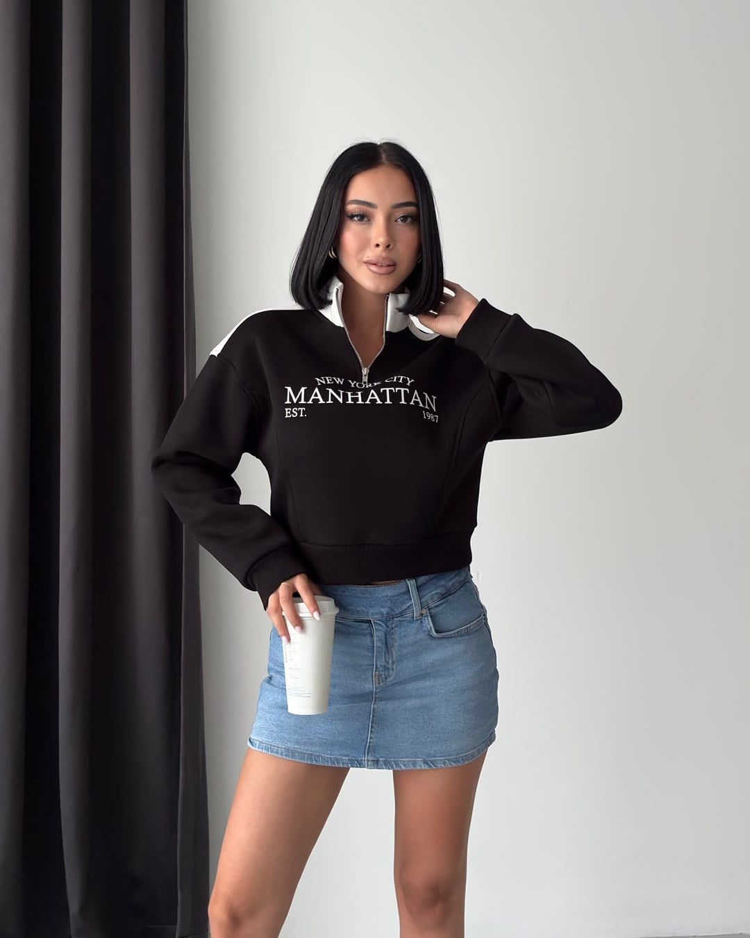Manhattan Yarım Fermuarlı Crop Siyah Sweatshirt