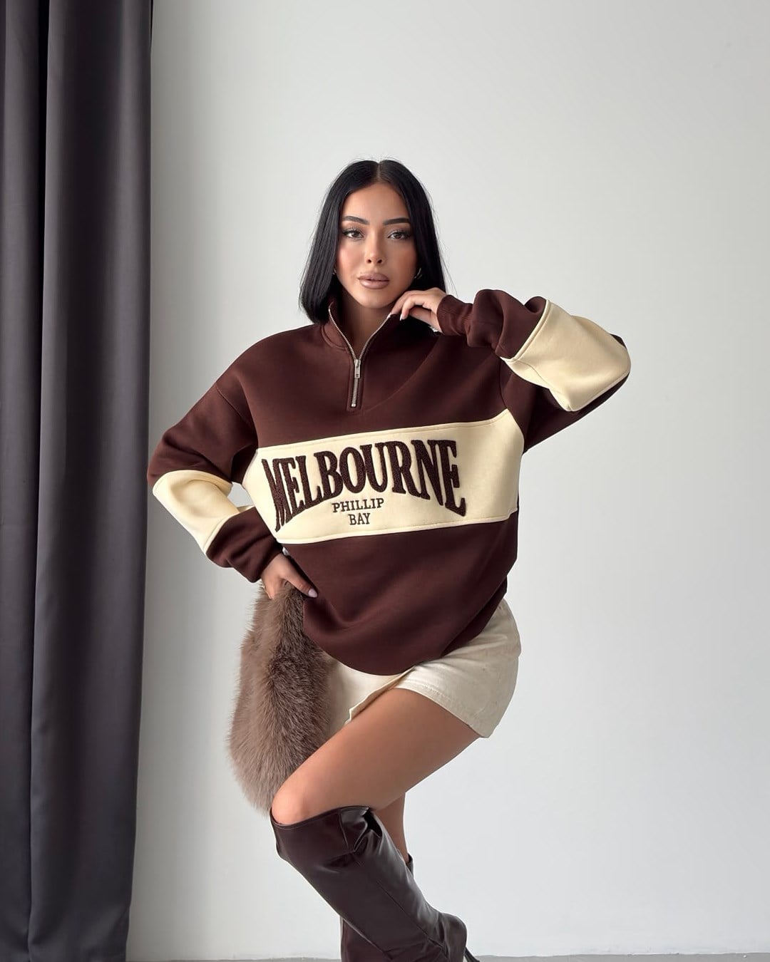 Melbourne Kabartma Nakışlı Yarım Fermuarlı Kahverengi Sweatshirt