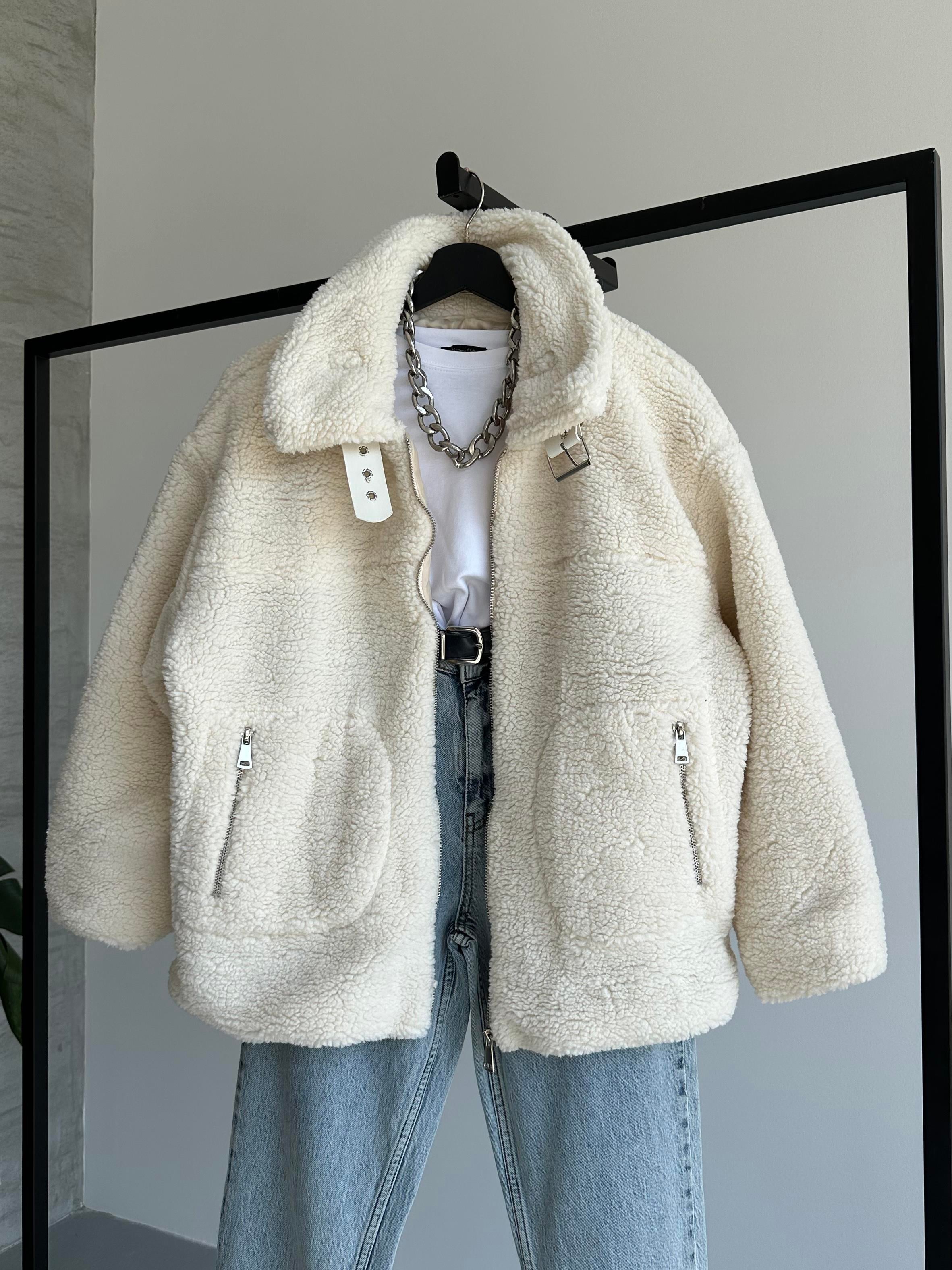 Oval Cepli Bej Peluş Ceket