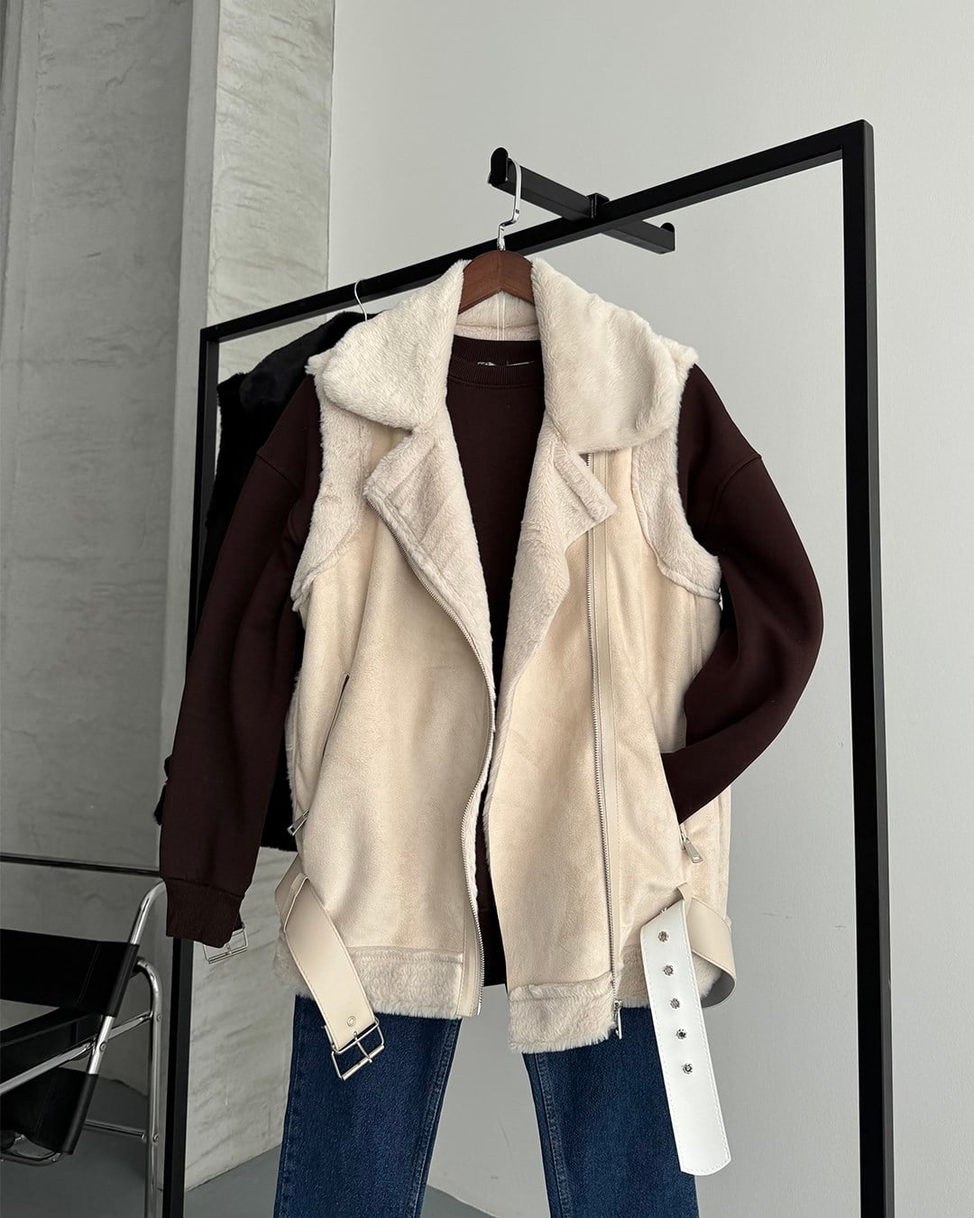 Peluş Astarlı Kemerli Oversize Bej Süet Yelek