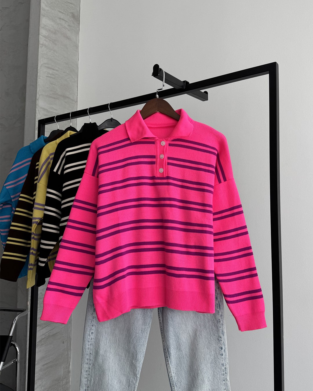 Polo Yaka Düğmeli Çizgili Oversize Fuşya Triko Kazak