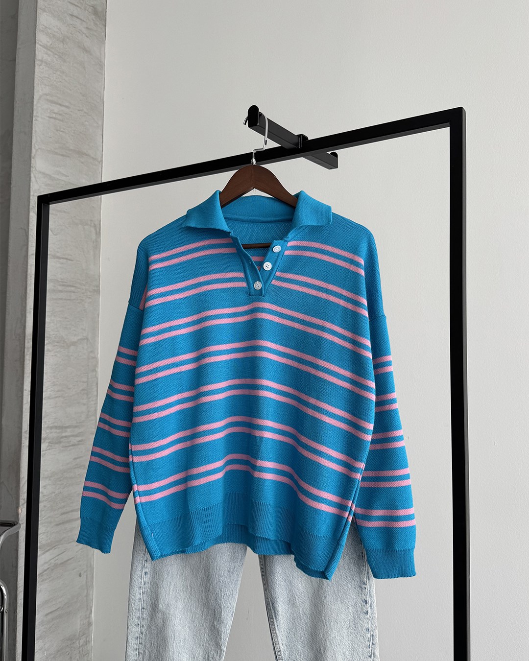 Polo Yaka Düğmeli Çizgili Oversize Mavi Triko Kazak