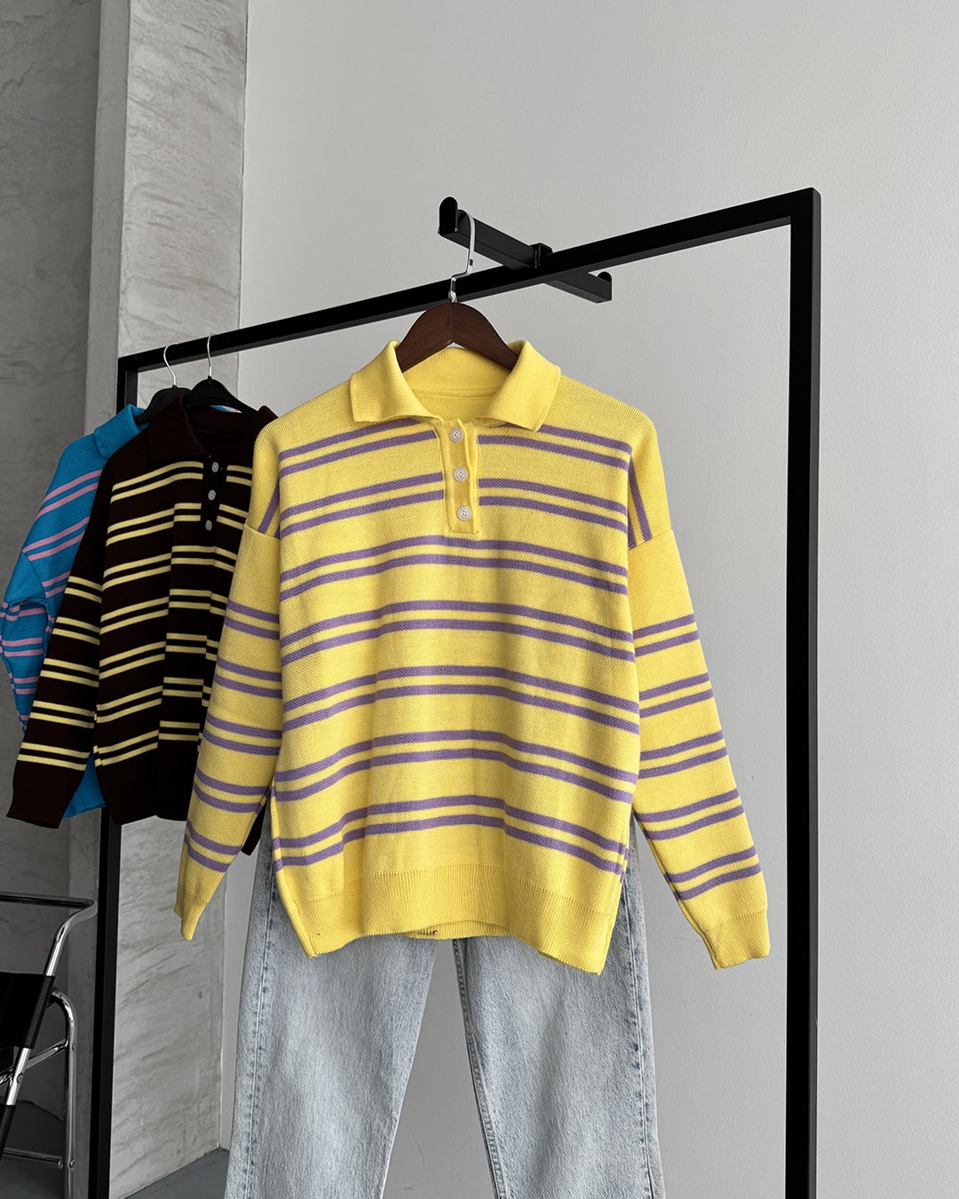 Polo Yaka Düğmeli Çizgili Oversize Sarı Triko Kazak