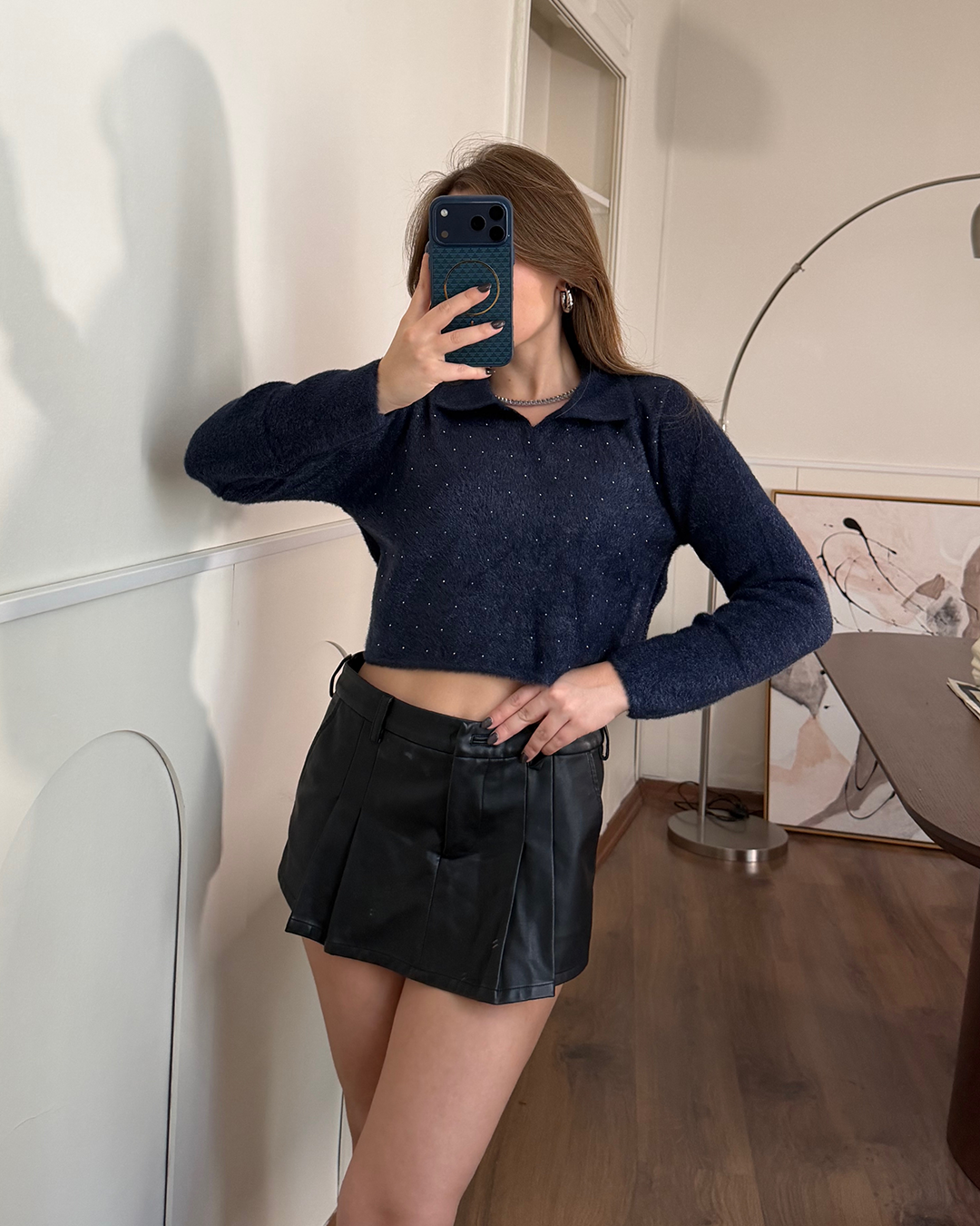 Taşlı Yakalı Lacivert Crop Kazak