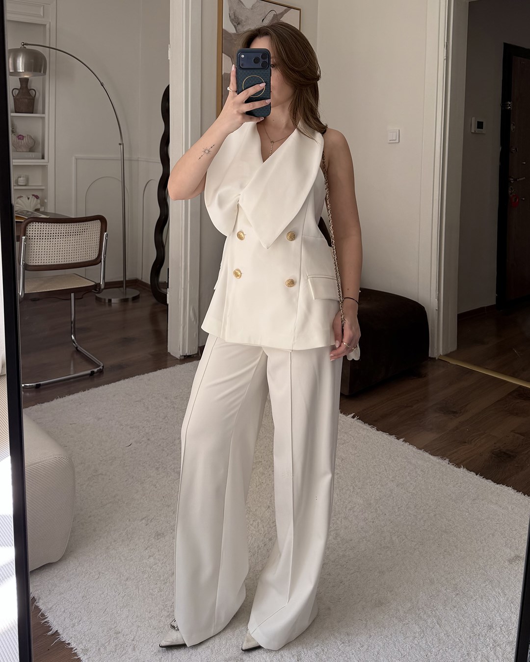 Valeria Gold Düğme Detaylı Beyaz Yelek Pantolon Takım