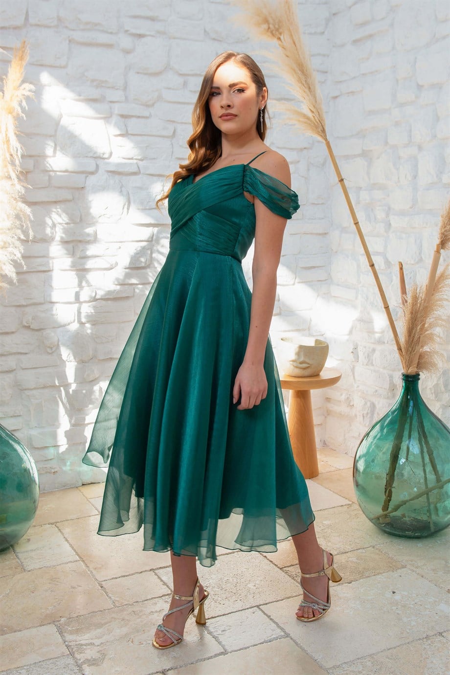 55893-346ixty8ightCarmen Zümrüt Organze Düşük Kol Kısa Abiye Elbise