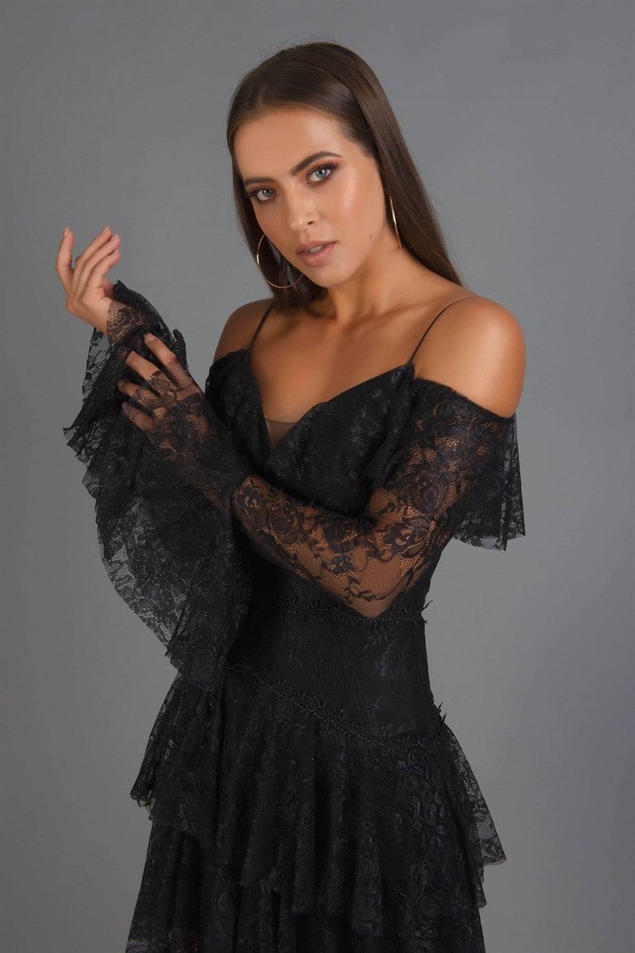 55753-27CARMENCarmen Siyah Dantel Uzun Kol Kısa Abiye Elbise