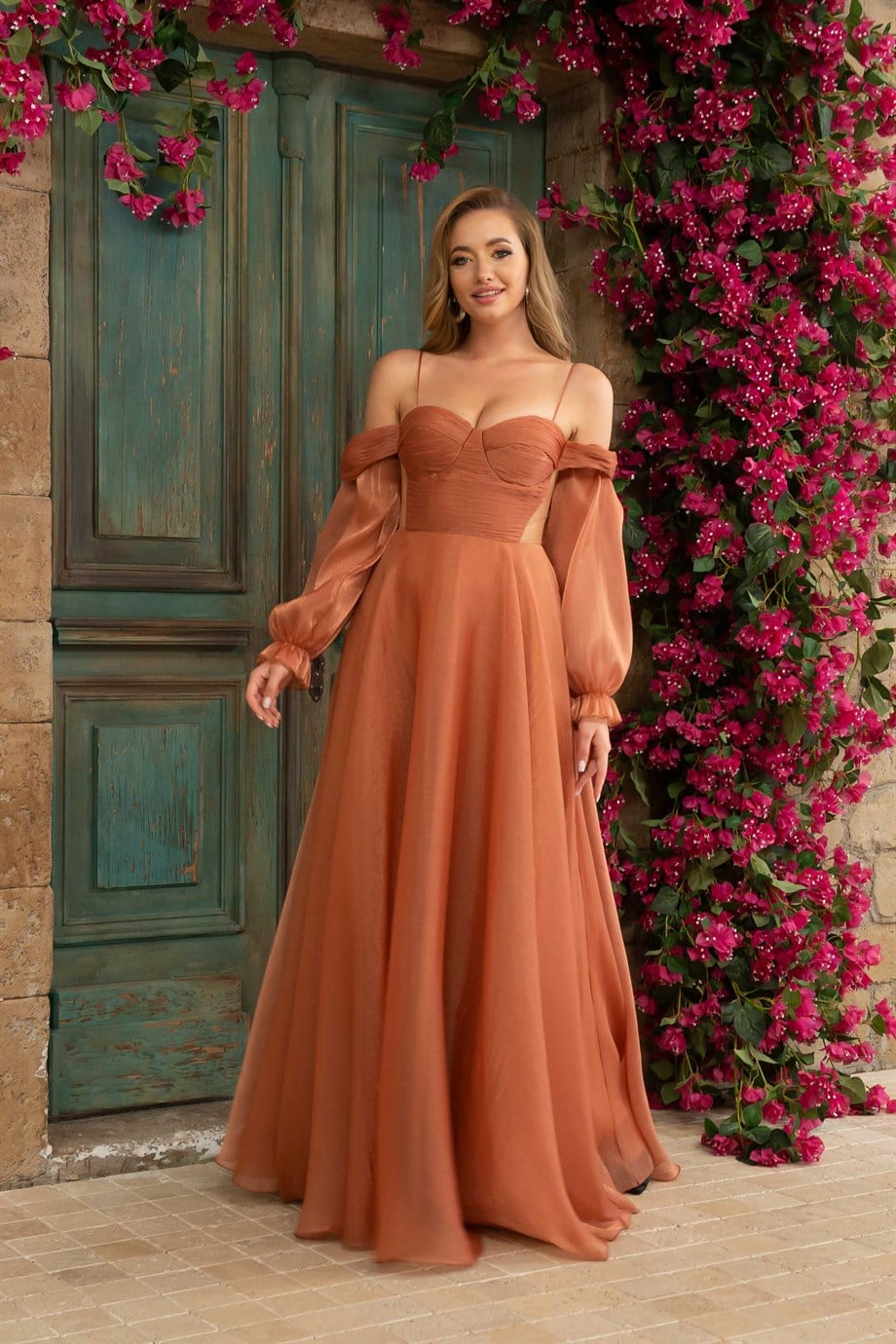 55930-52CARMENCarmen Bakır Organze Düşük Kollu Nişan Abiye Elbise