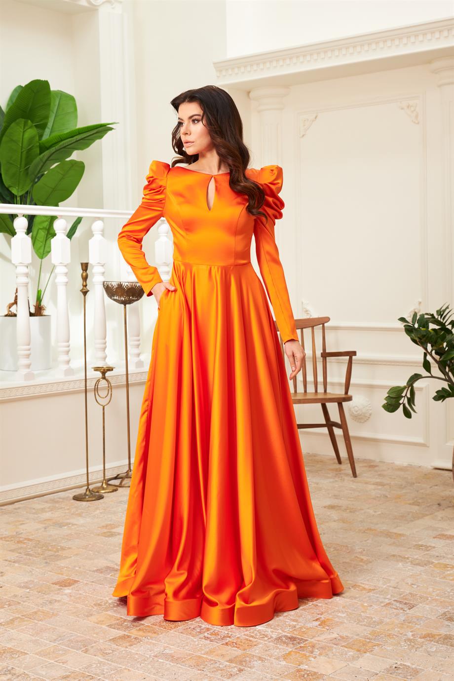 58125-106CARMENCarmen Orange Saten Sırtı Açık Uzun Nişanlık Elbise