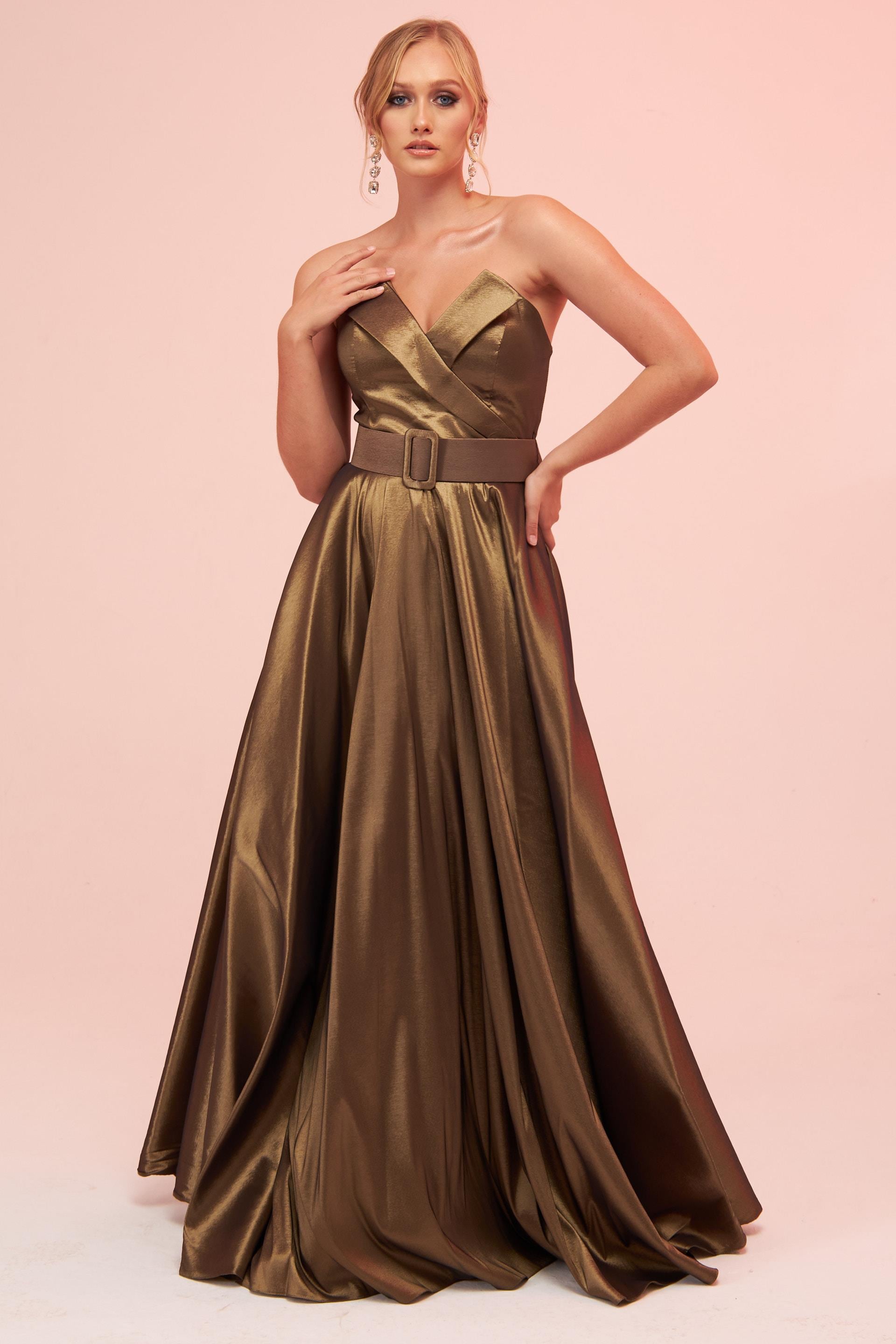 58177-9CARMENCarmen Gold Straplez Kemerli Uzun Tafta Abiye Elbise