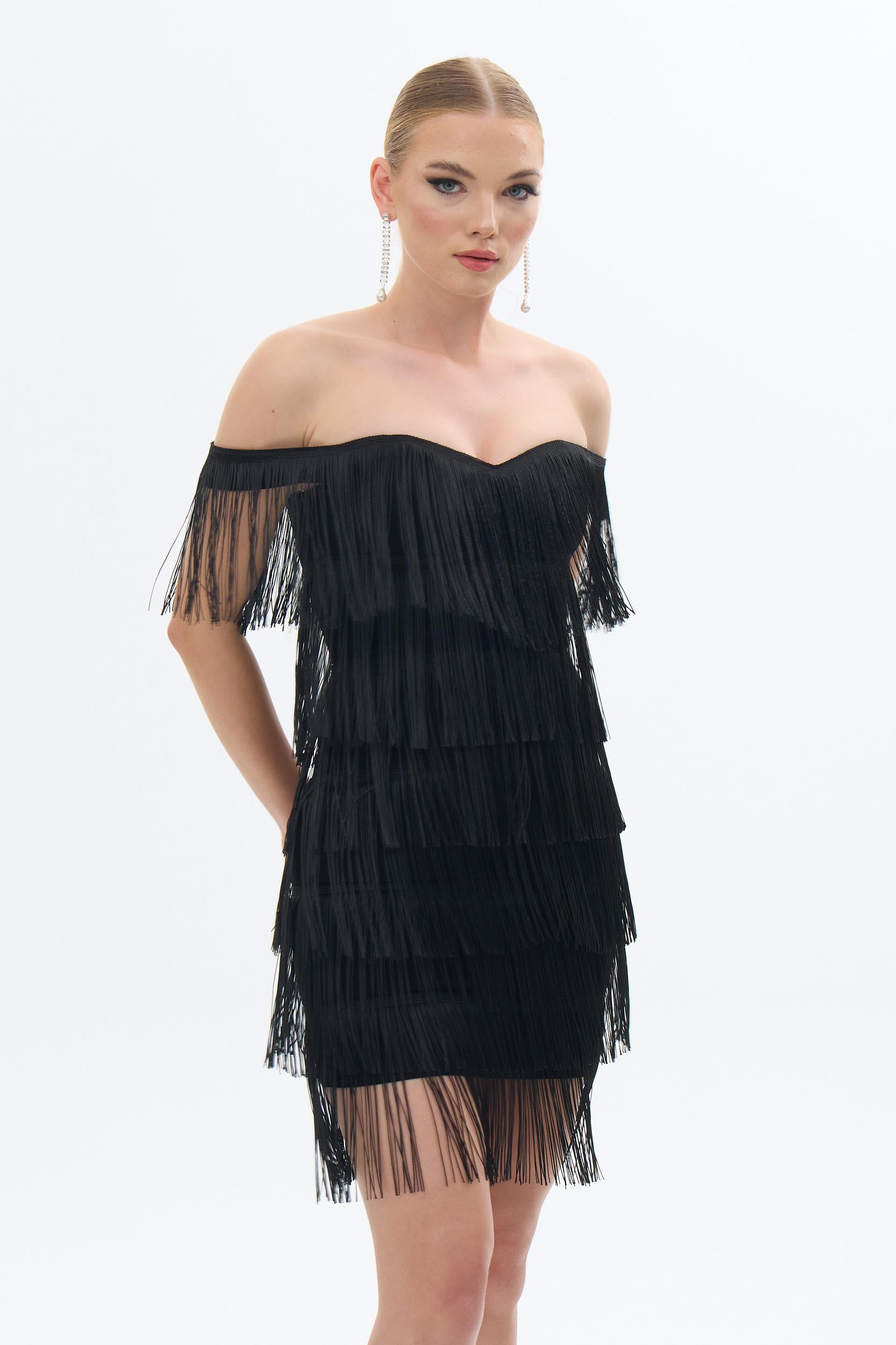 58180-27CARMENCarmen Siyah Püsküllü Düşük Kol Kına ve After Party Elbisesi