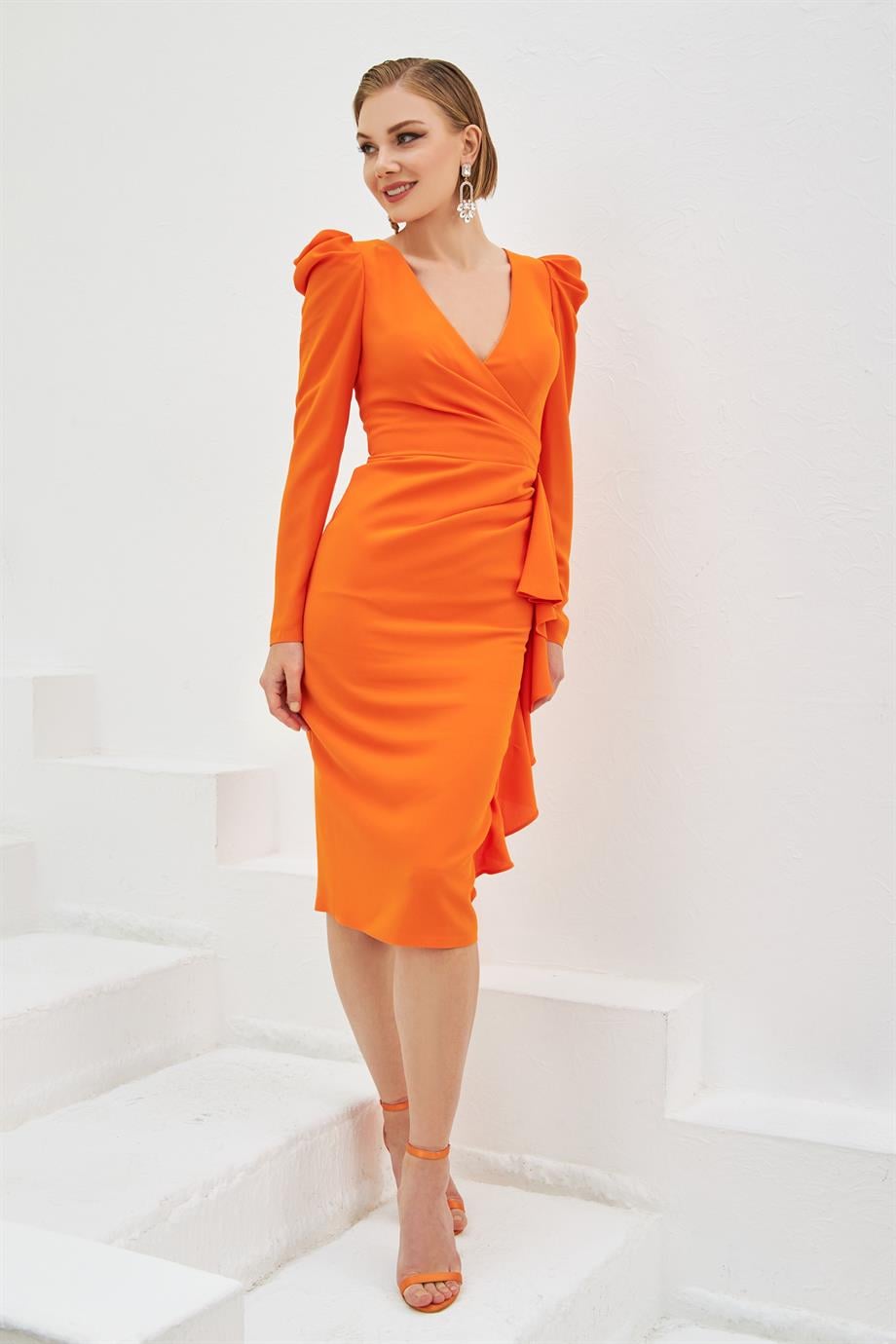 58215-106CARMENCarmen Orange Krep Sırt Dekolteli Vatkalı Midi Abiye Elbise