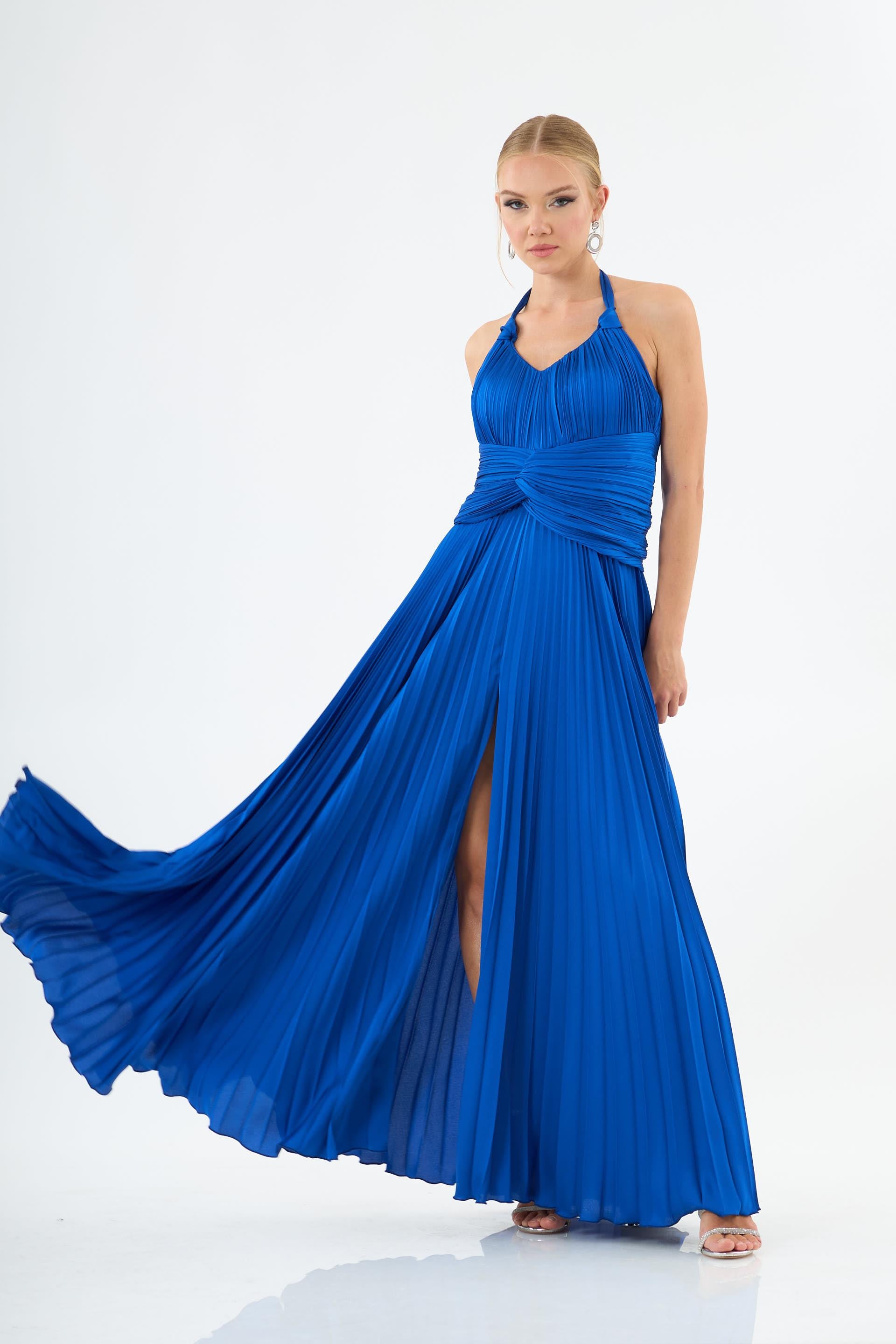 58389-25CARMENCarmen Saks Boyundan Bağlamalı Plisoley Saten Abiye Elbise