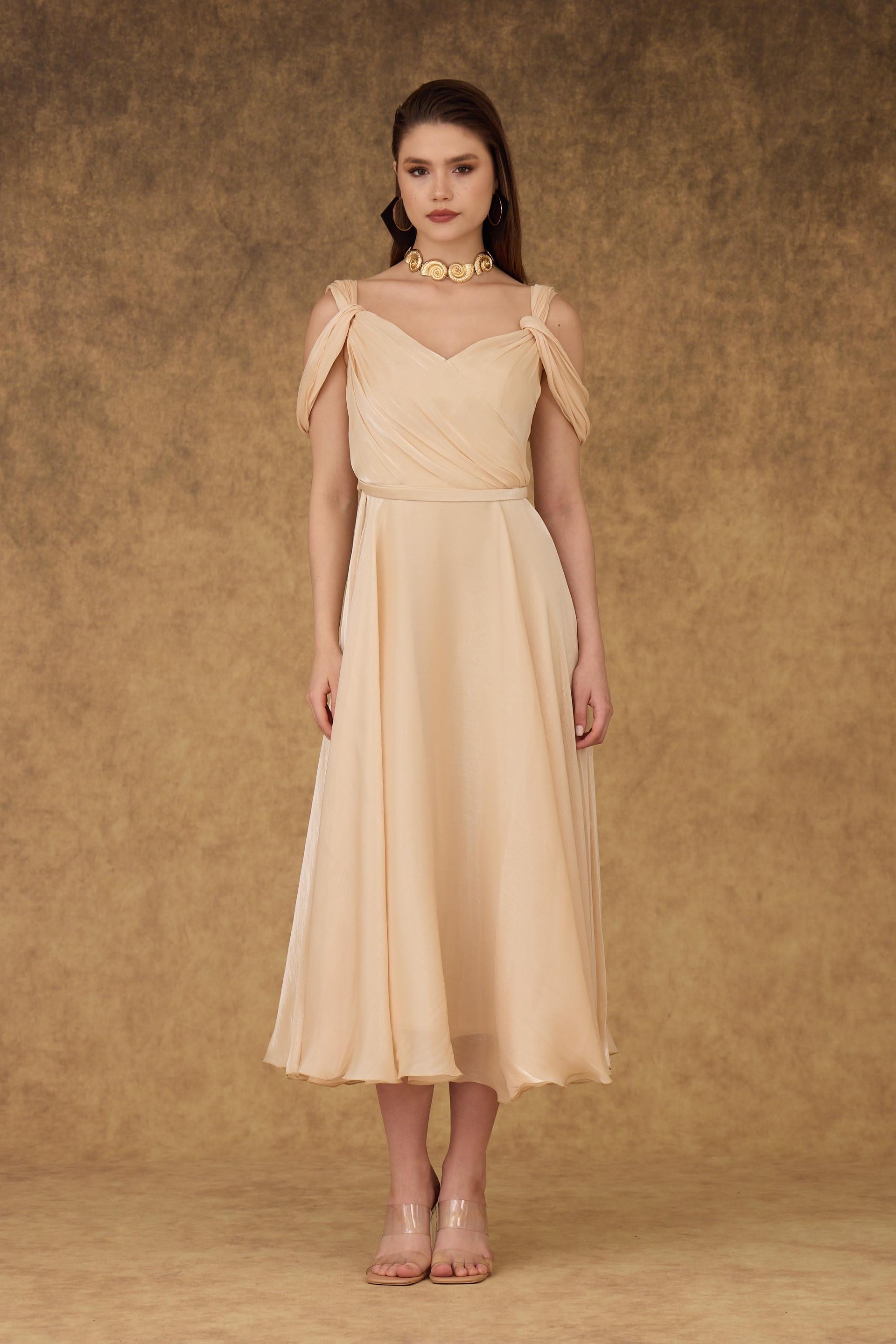 58496-9CARMENCarmen Gold Düşük Kol Saten Söz Elbisesi