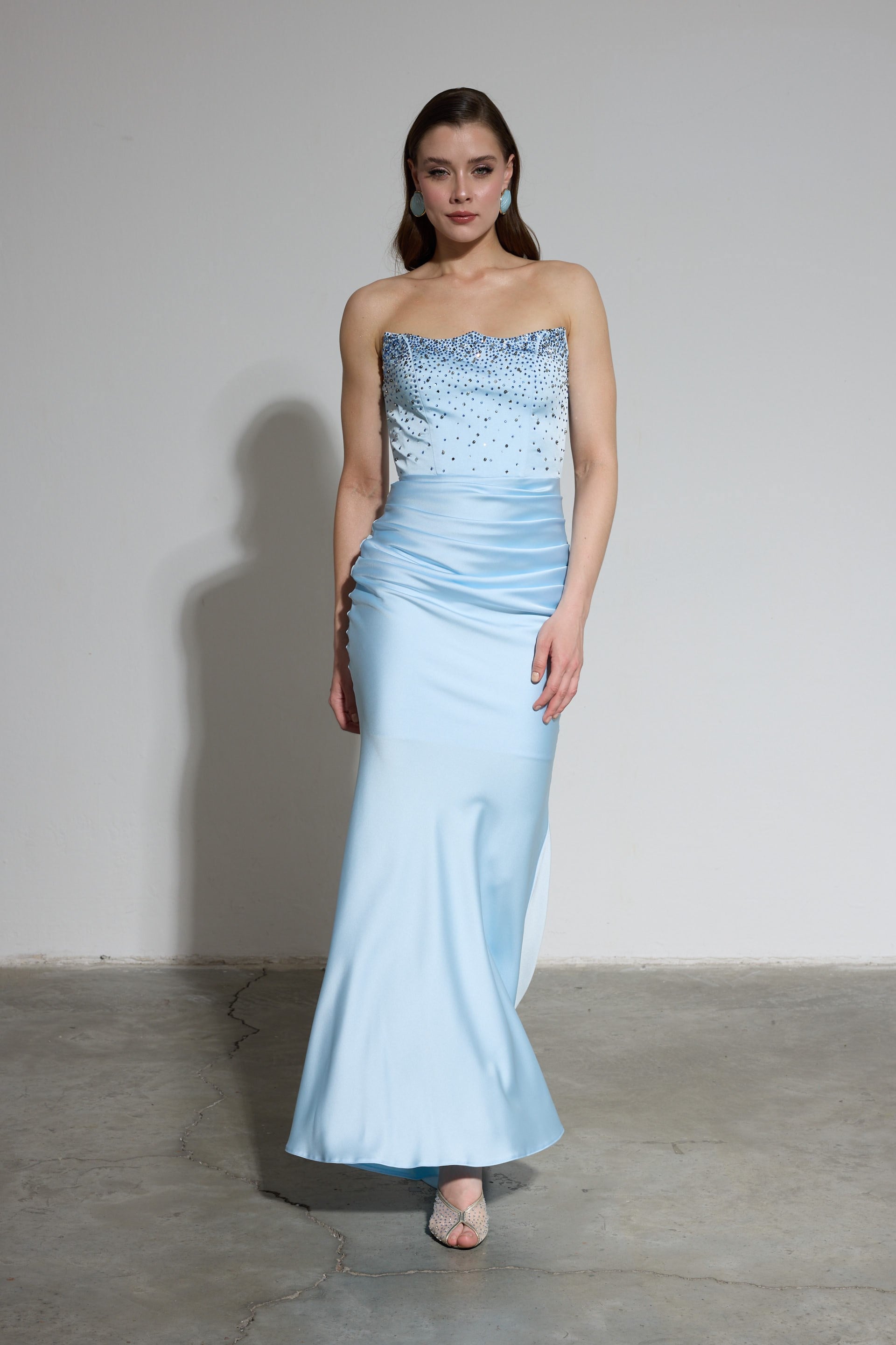 58572-1CARMENCarmen Bebe Mavi Straplez İşlemeli Saten Abiye Elbise