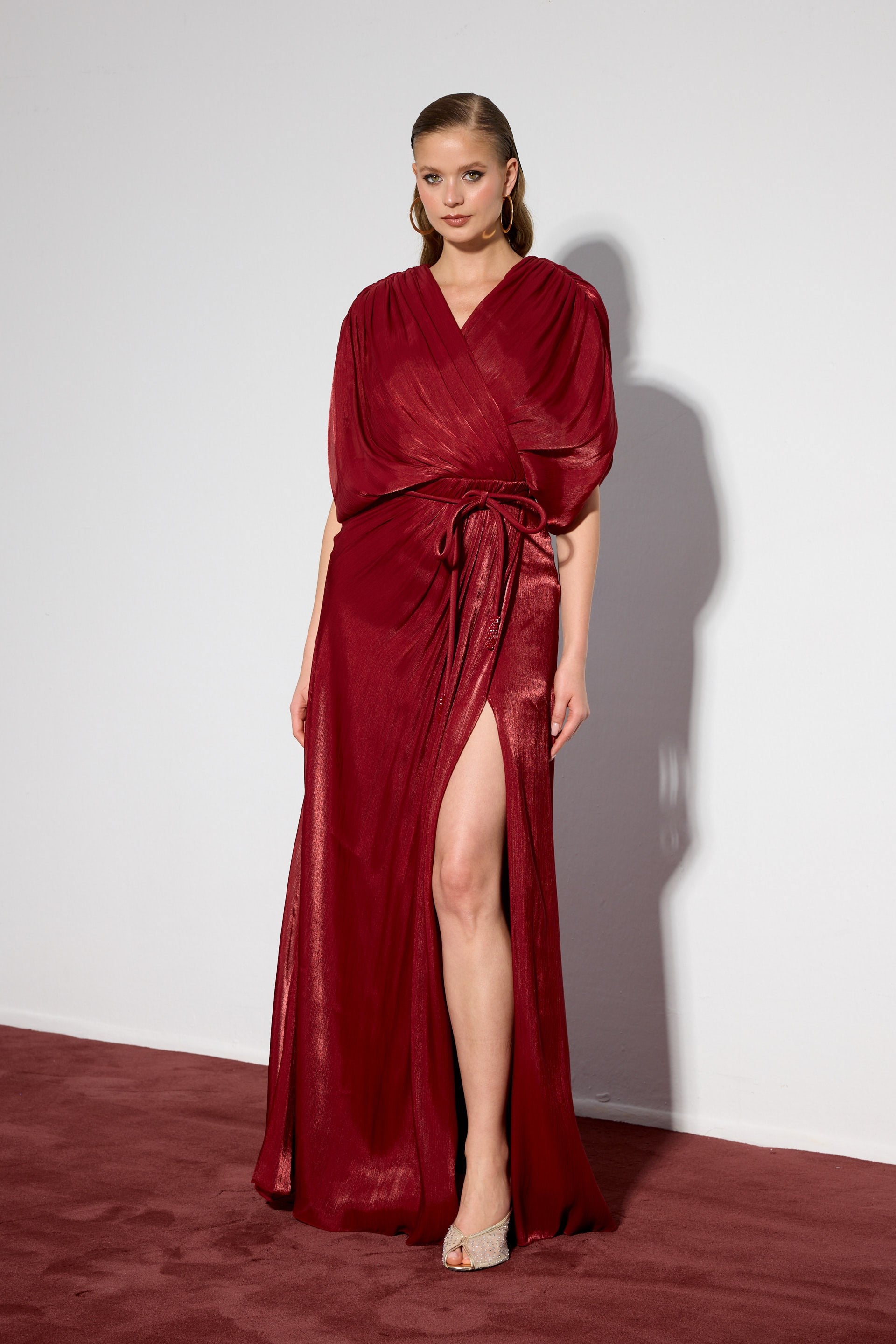 58574-3CARMENCarmen Bordo Yırtmaçlı Kemerli Organze Abiye Elbise