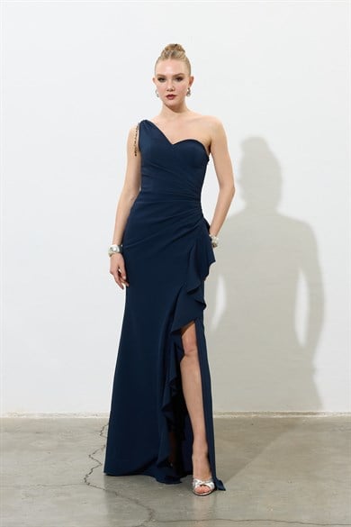 58686-14CARMENCarmen Lacivert Straplez Yırtmaçlı Krep Abiye Elbise