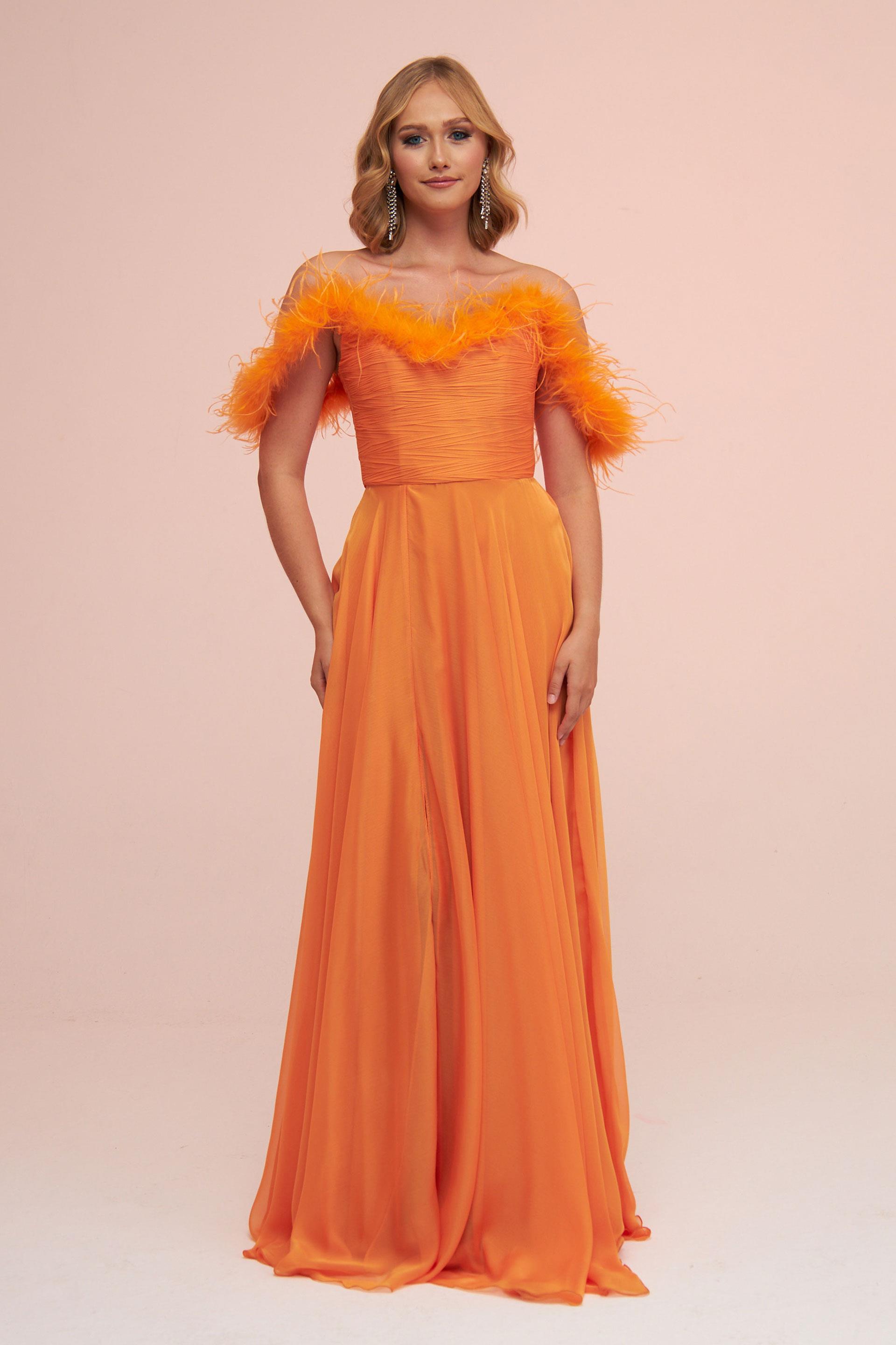 58104-106CARMENCarmen Orange Şifon Tüylü Yırtmaçlı Uzun Abiye Elbise