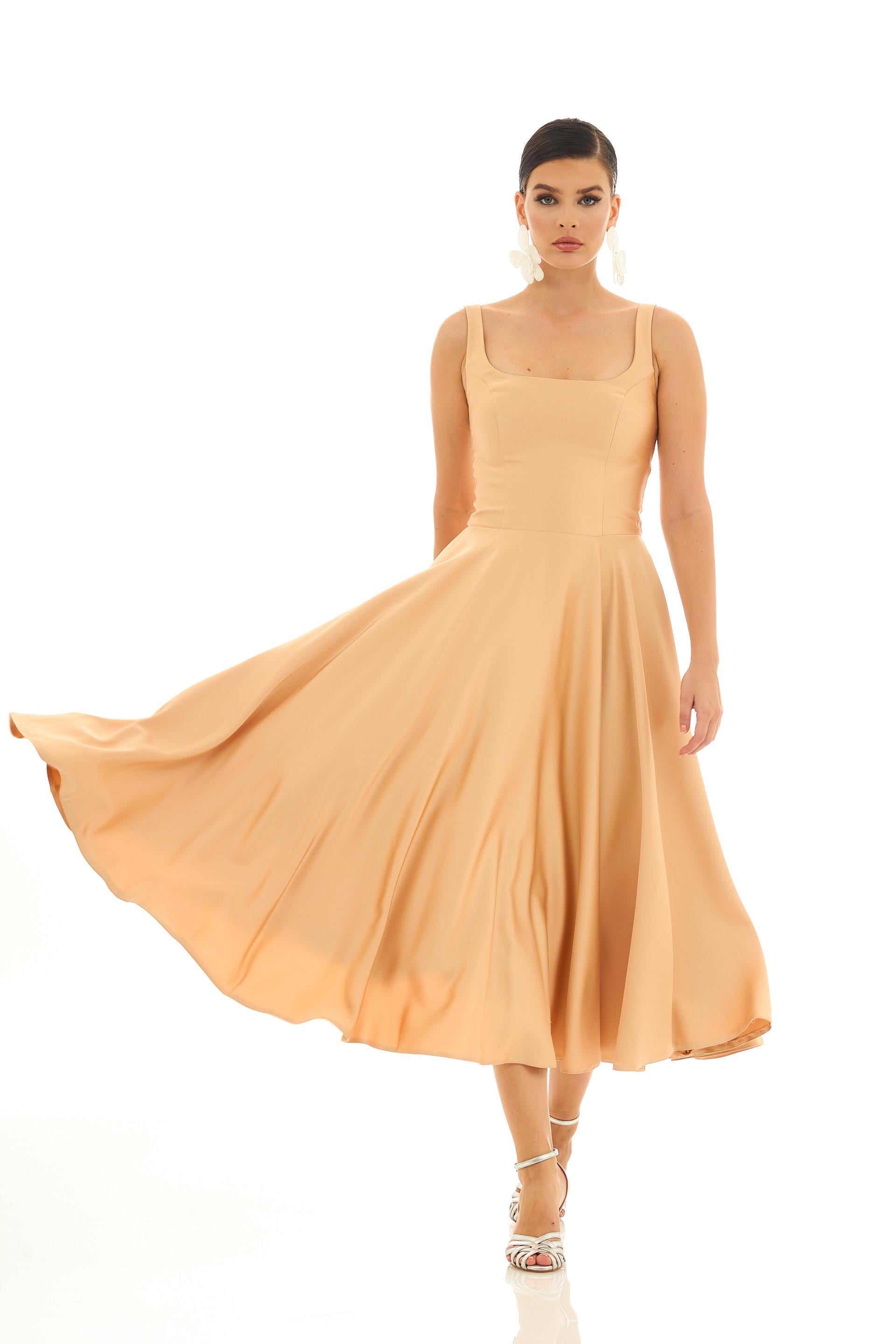 58131-36CARMENCarmen Bej Sırt Dekolteli Midi Saten Abiye Elbise