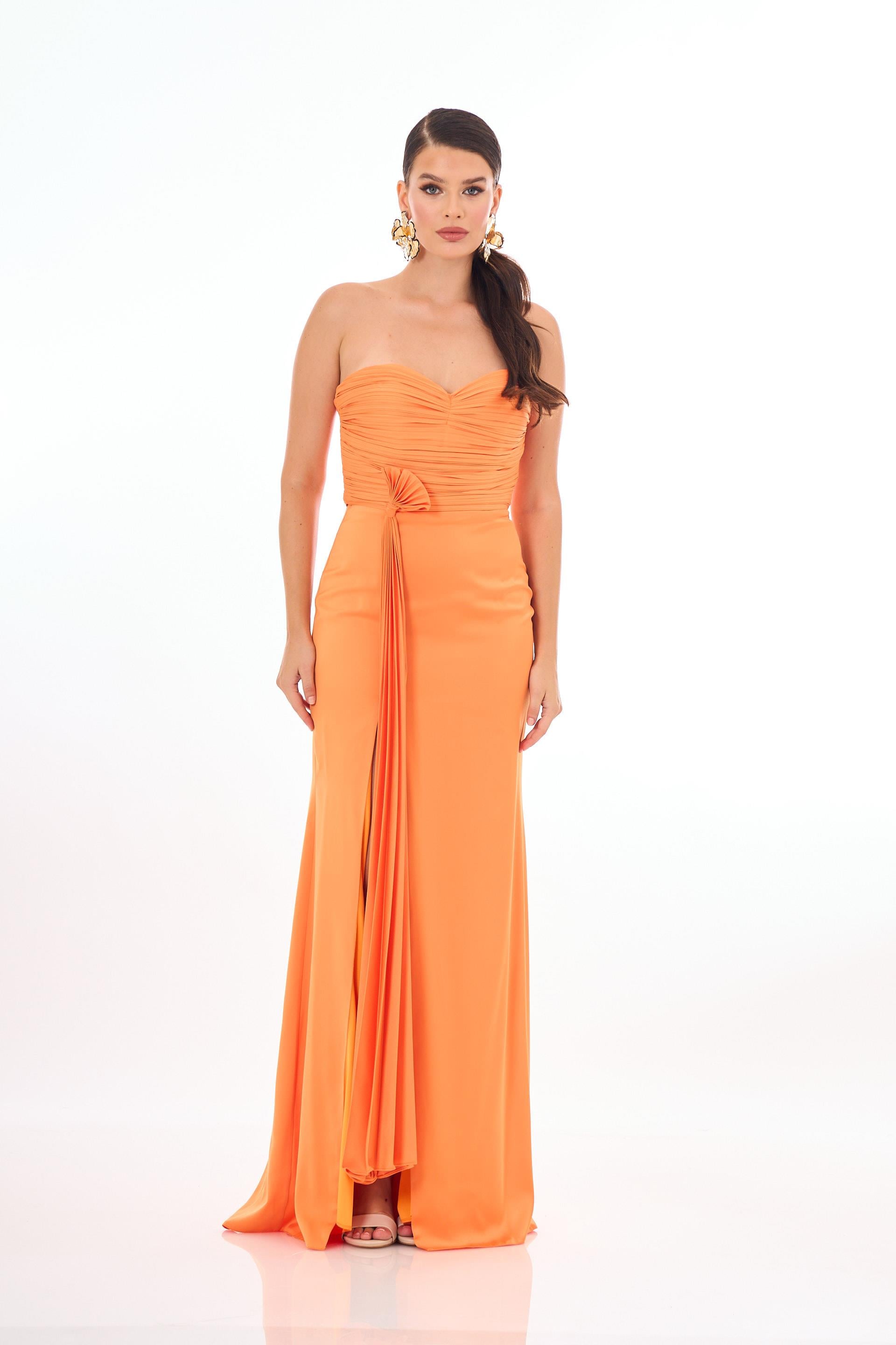 58363-106CARMENCarmen Orange Dekolteli Yırtmaçlı Saten Abiye Elbise