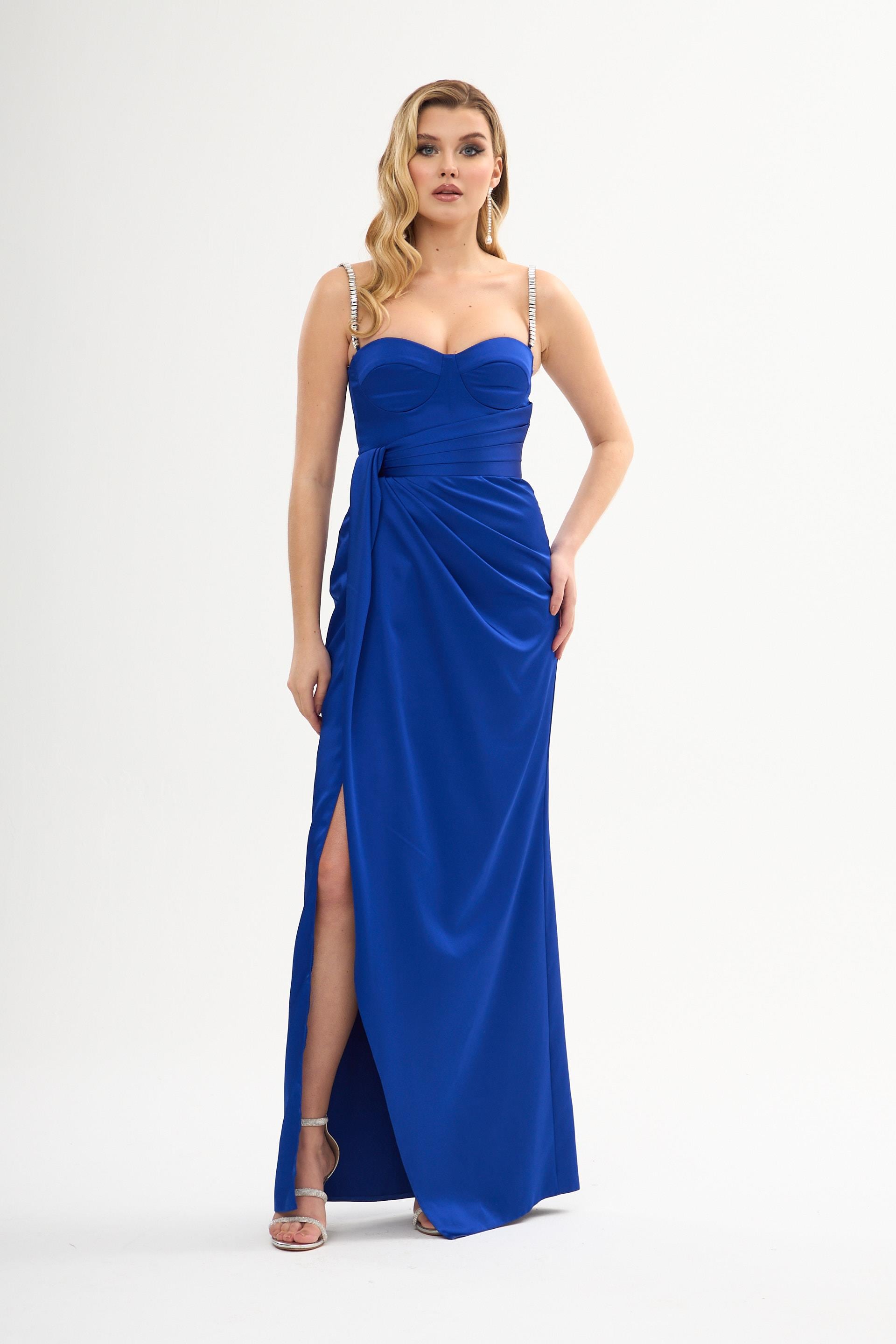 58364-25CARMENCarmen Saks Taş Askılı Yırtmaçlı Saten Abiye Elbise