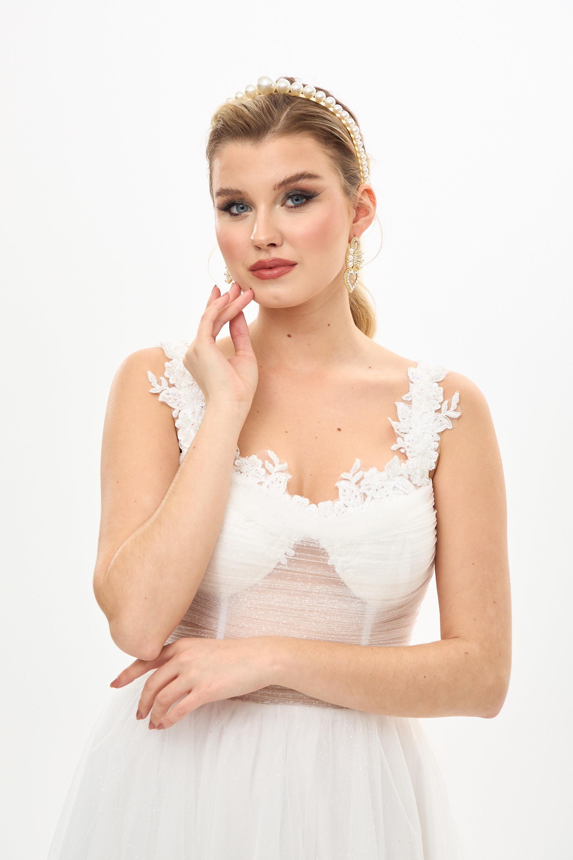 58384-6CARMENCarmen Ekru Çiçek Askılı Dekolteli Tül Nikah Elbisesi
