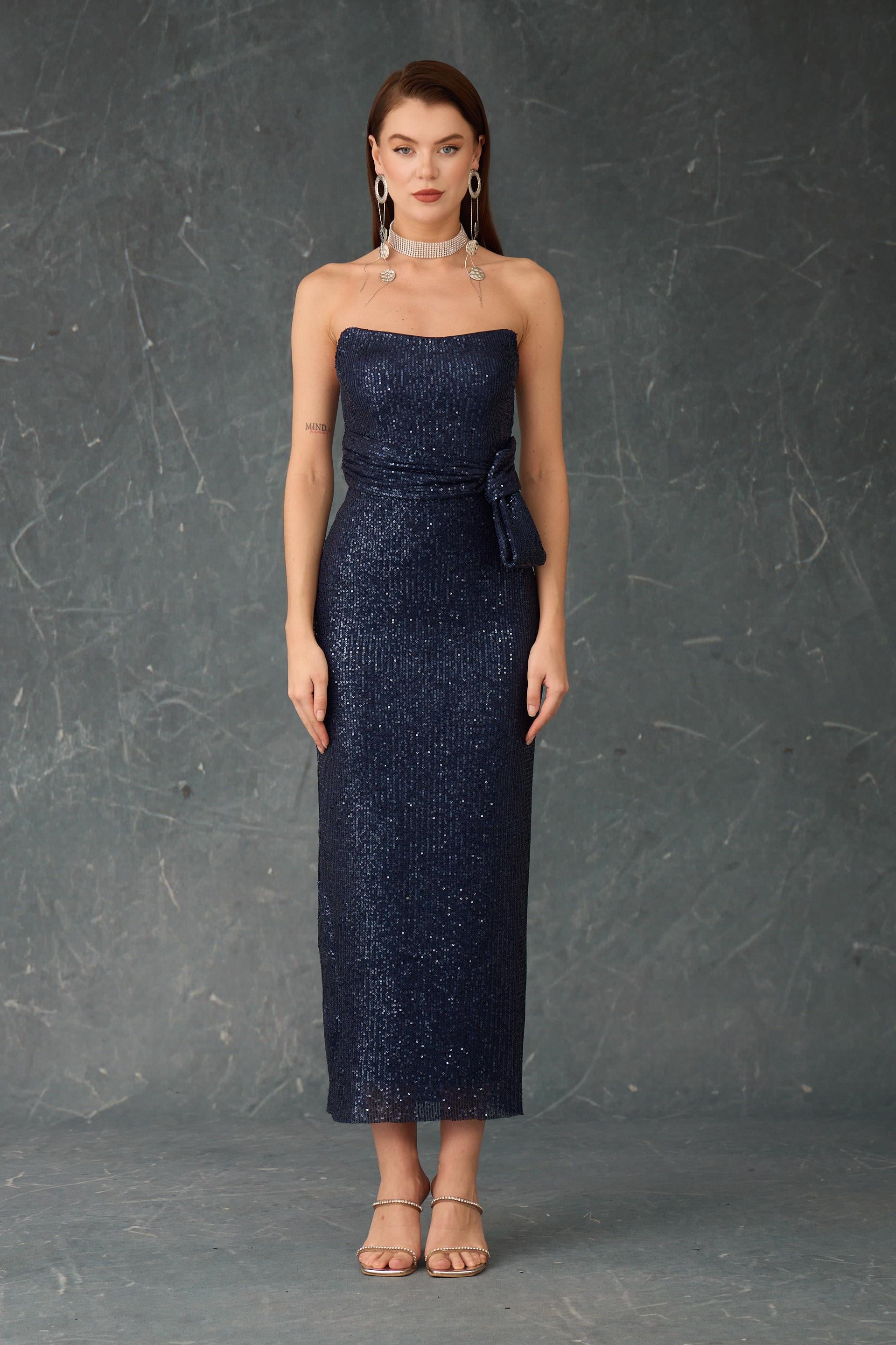 58500-14CARMENCarmen Lacivert Straplez Midi Payetli Abiye Elbise
