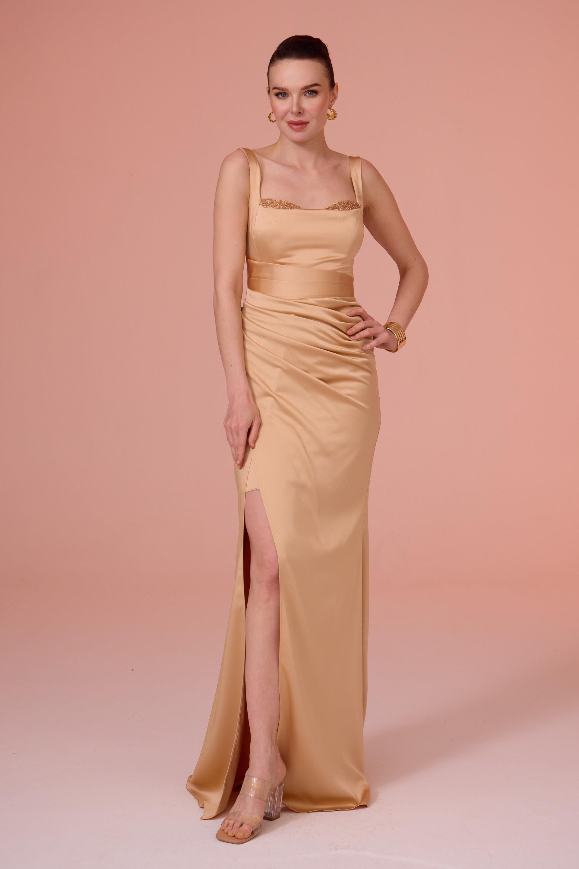 58525-9CARMENCarmen Gold İşlemeli Saten Abiye Elbise