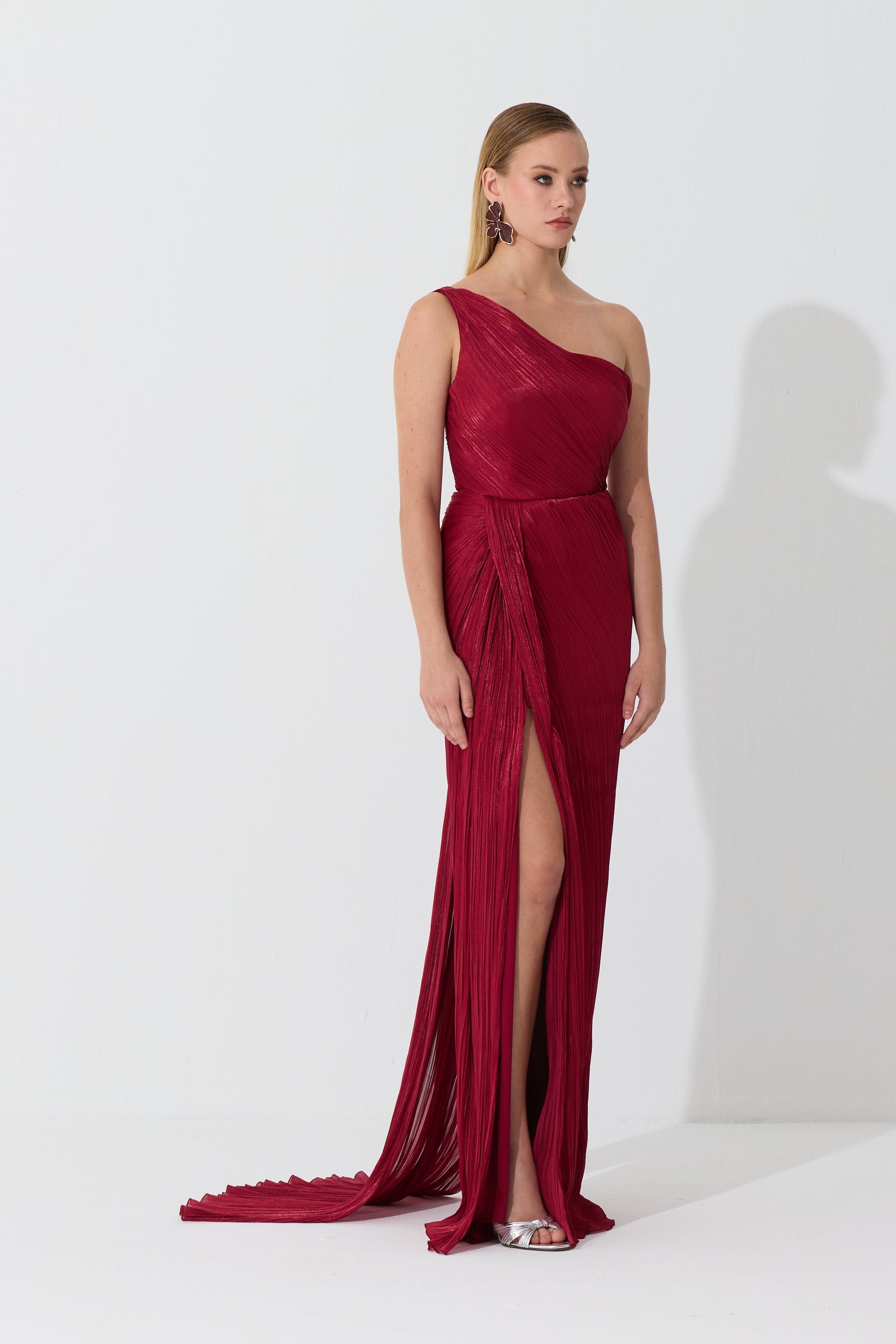 58739-3CARMENCarmen Bordo Tek Kol Yırtmaçlı Organze Abiye Elbise