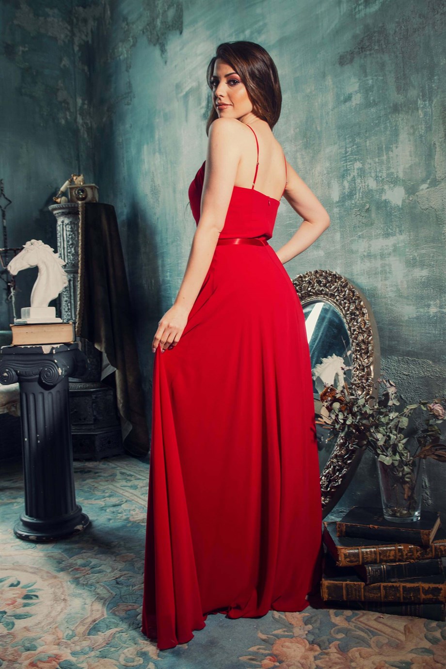Carmen Kırmızı Saten Bantlı Uzun Abiye Elbise