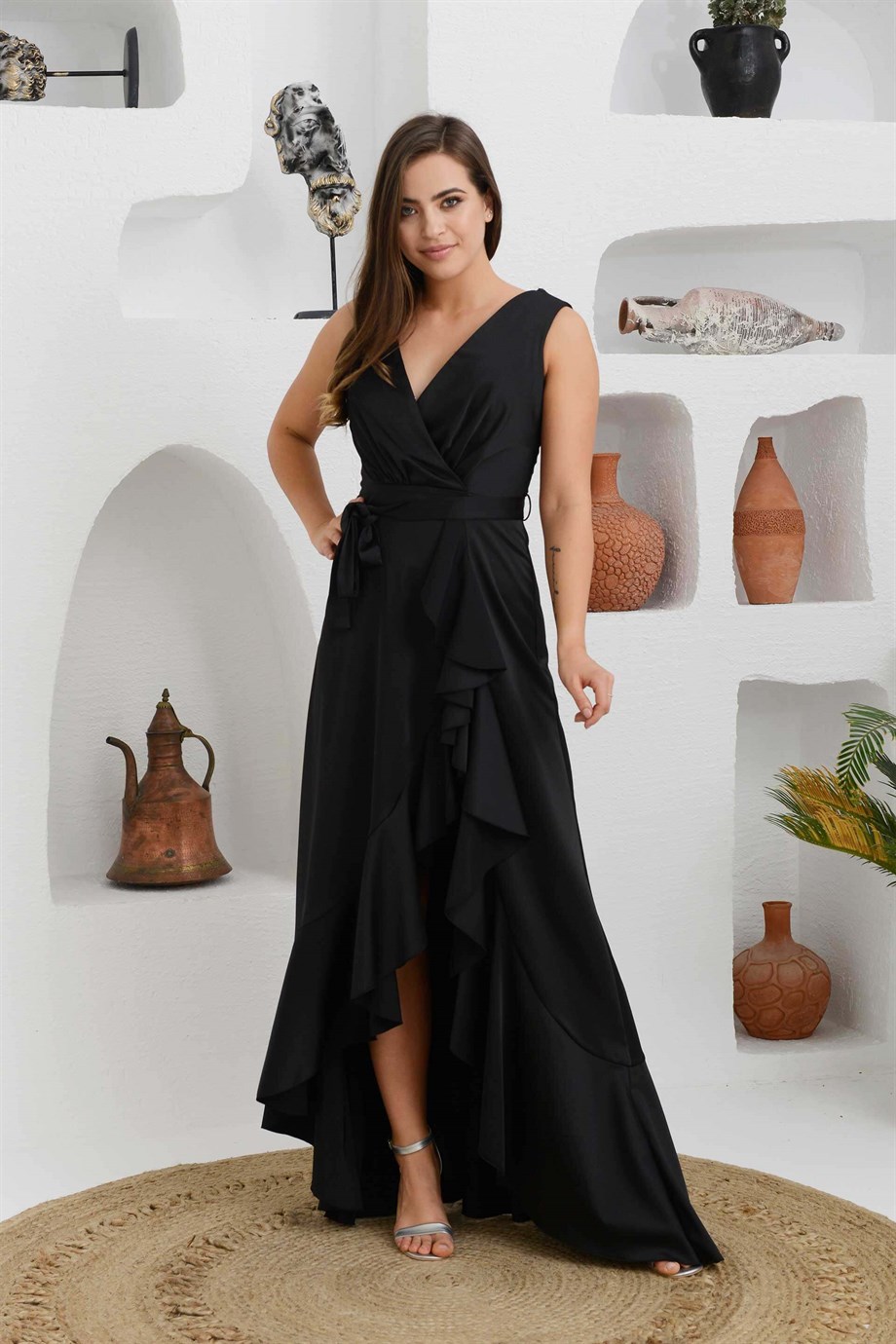 Carmen Siyah Saten Yırtmaçlı Uzun Abiye Elbise
