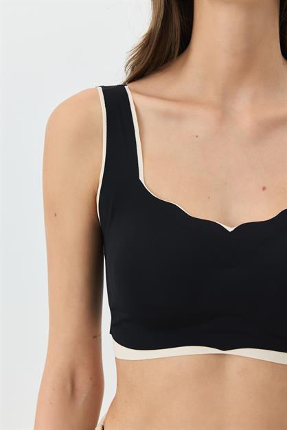Seamless, Wire-Free Laser-Cut Bra With Removable Pads 1018