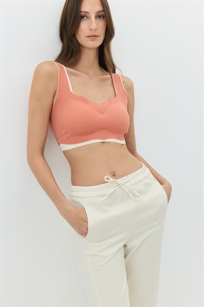 Seamless, Wire-Free Laser-Cut Bra With Removable Pads 1018