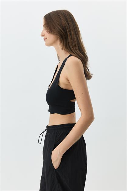 Seamless, Wire-Free Laser-Cut Bra With Removable Pads 1015