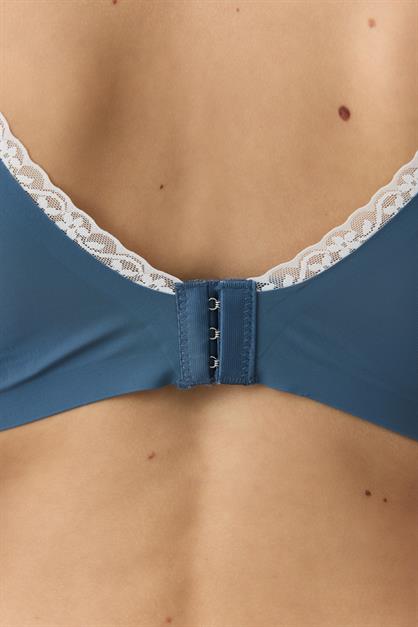 Seamless, Wire-Free Laser-Cut Bra With Removable Pads 1014