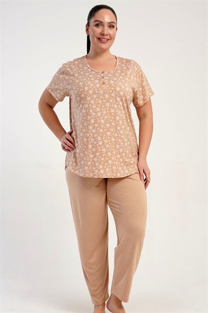 Büyük Beden Bisiklet Yaka Yarım Düğmeli Pijama Takımı Açık Kahve-512251