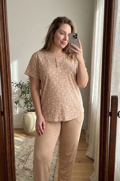 Büyük Beden Bisiklet Yaka Yarım Düğmeli Pijama Takımı Açık Kahve-512251
