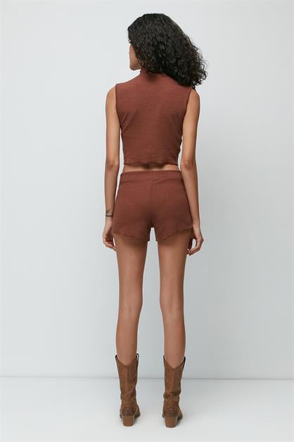 C&City Ribbed Turtleneck Sleeveless T-Shirt Shorts Set 9134 