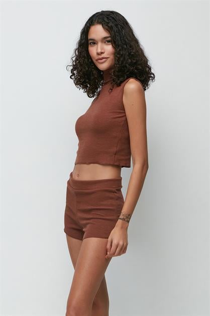 C&City Ribbed Turtleneck Sleeveless T-Shirt Shorts Set 9134 