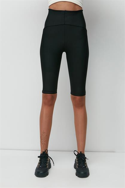 Karyoka High-Waisted Knee-Length Sports Shorts Leggings 9412