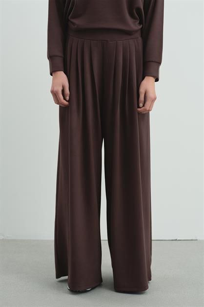 Pure Touch Pleated Wide-Leg Trousers CC7006