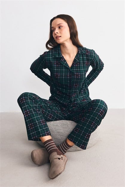 Süet Dokulu Gömlek Yaka Pijama Takımı Ekose