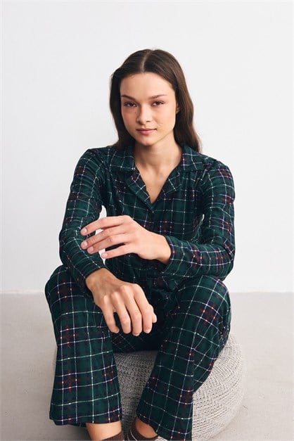 Süet Dokulu Gömlek Yaka Pijama Takımı Ekose
